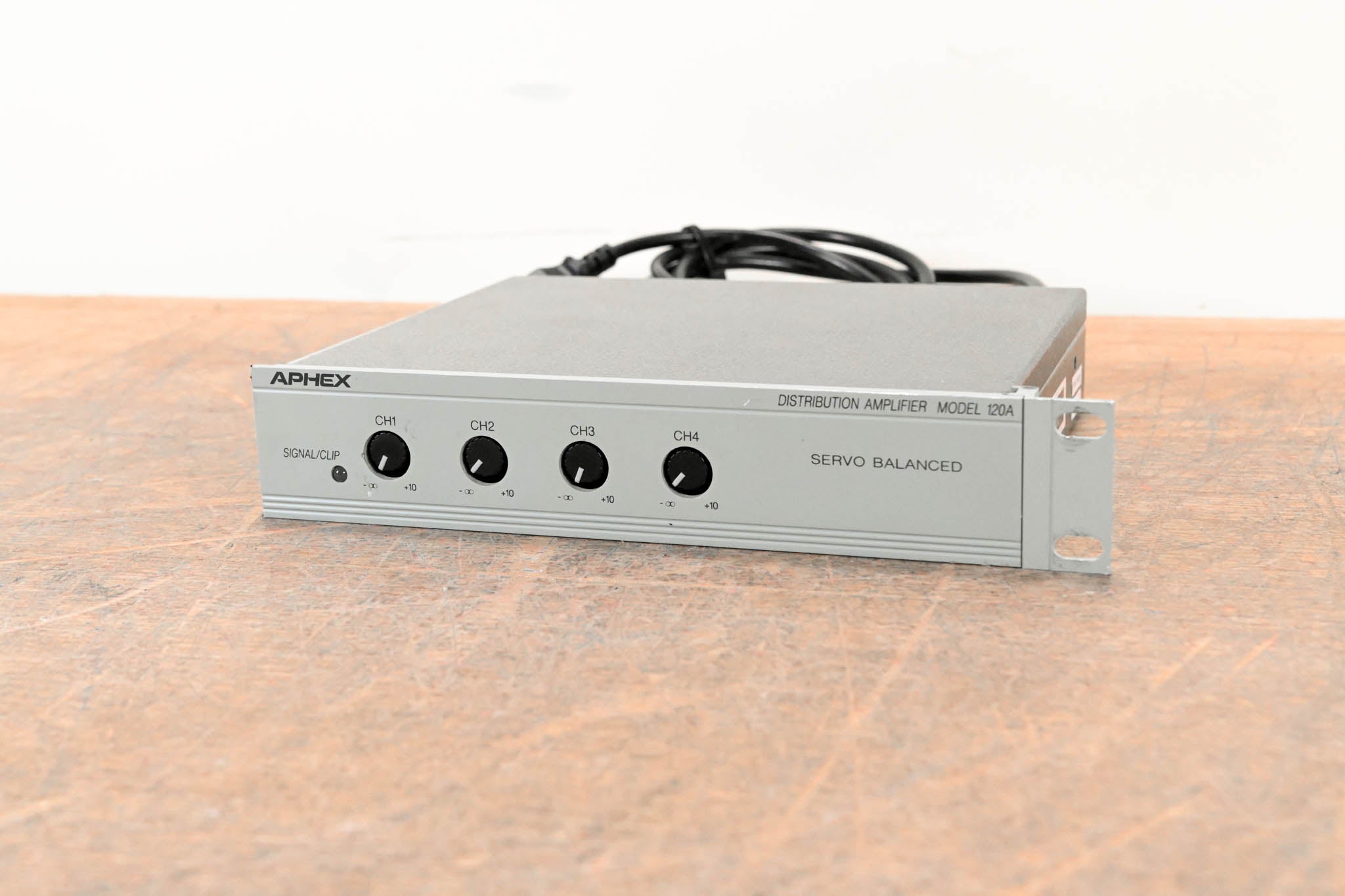 Aphex 120A Distribution Amplifier with 1 XLR Input and 4 XLR Outputs