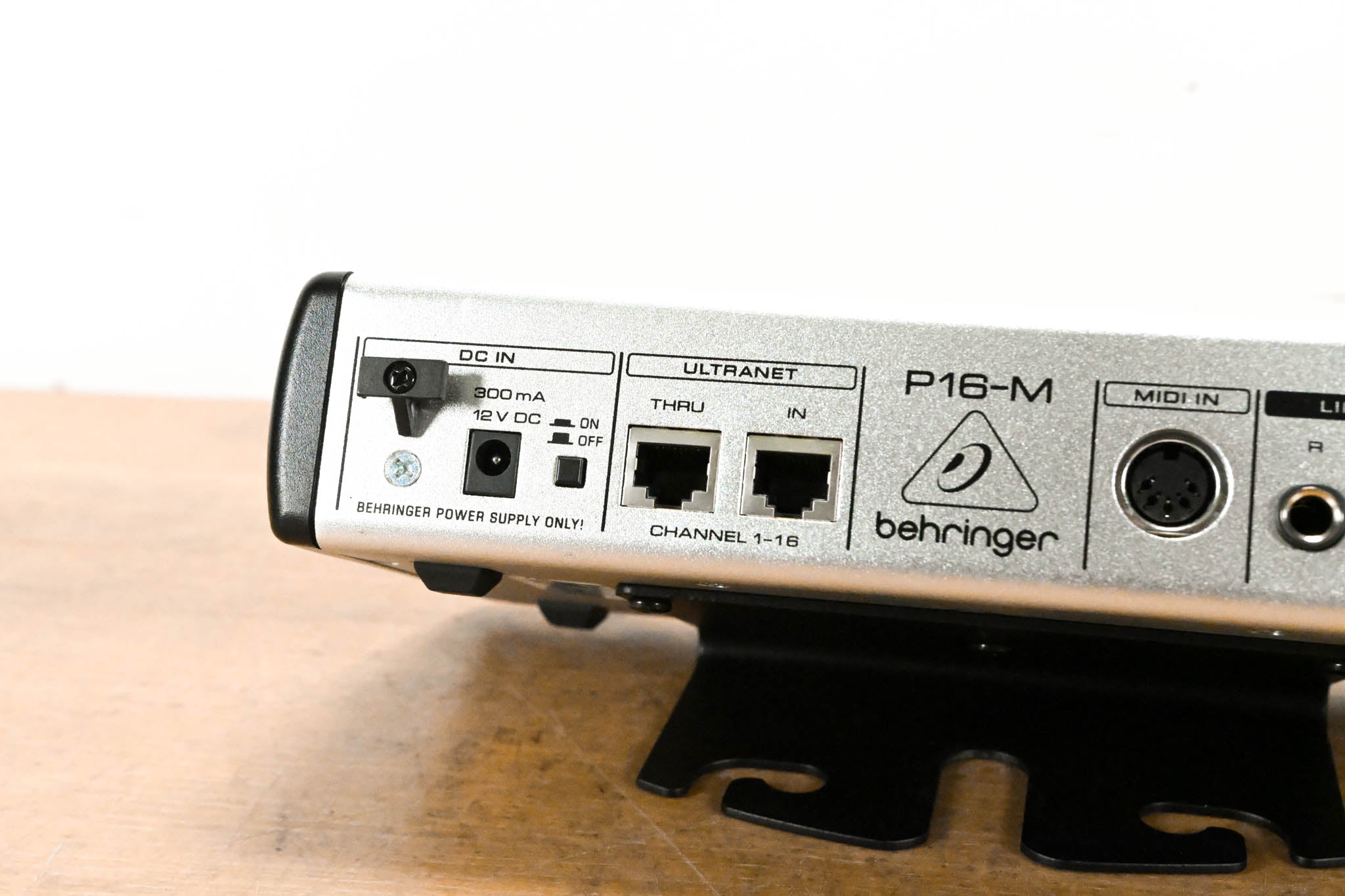 Behringer Powerplay P16-M 16-Channel Digital Personal Mixer