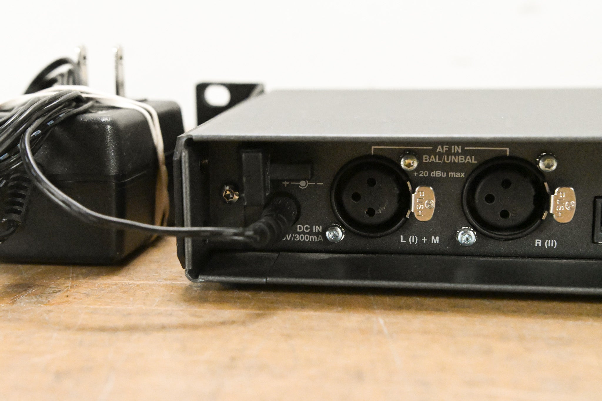 Sennheiser SR 300 IEM G2 Wireless In-Ear Monitor Transmitter 518-554 MHz