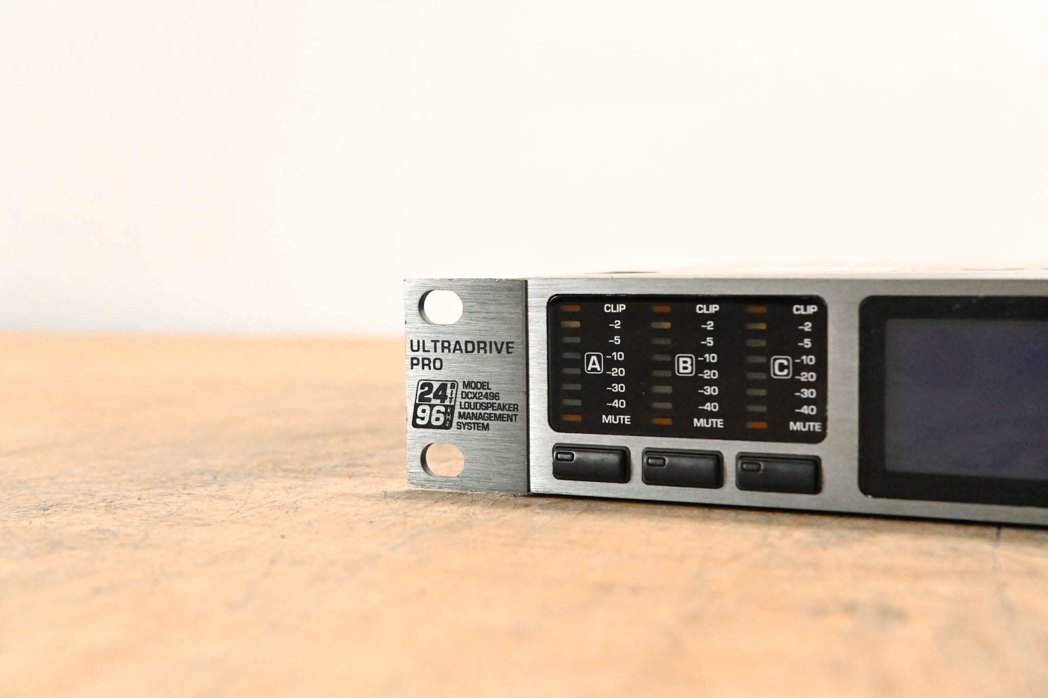 Behringer ULTRADRIVE PRO DCX2496 Loudspeaker Management System