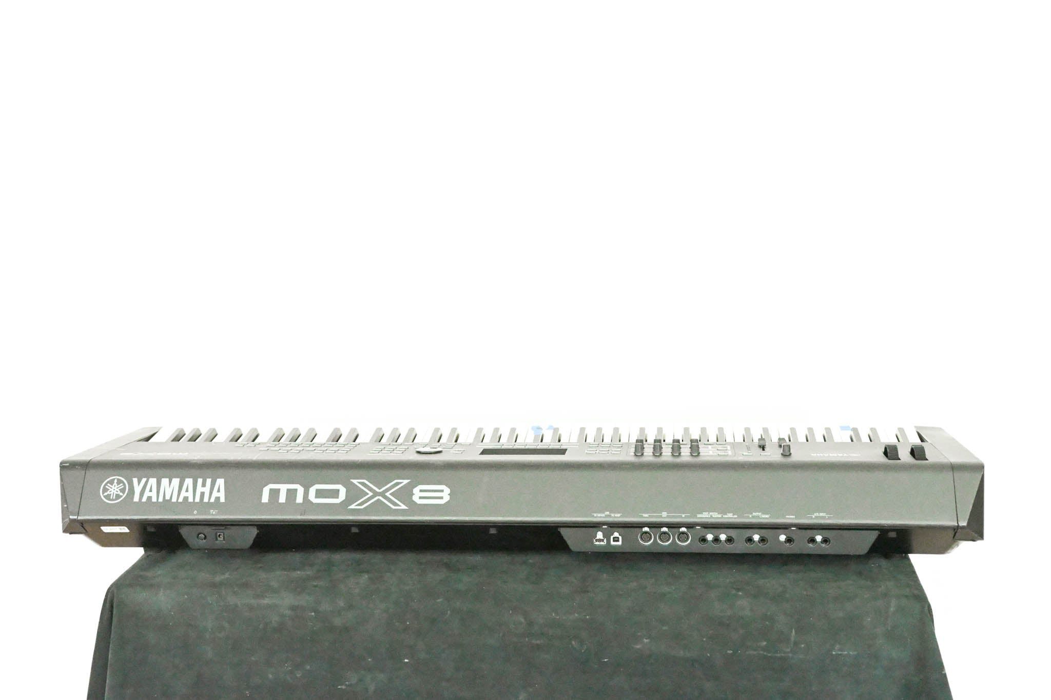 Yamaha MOX8 88-Key Synthesizer Workstation (NO POWER SUPPLY)