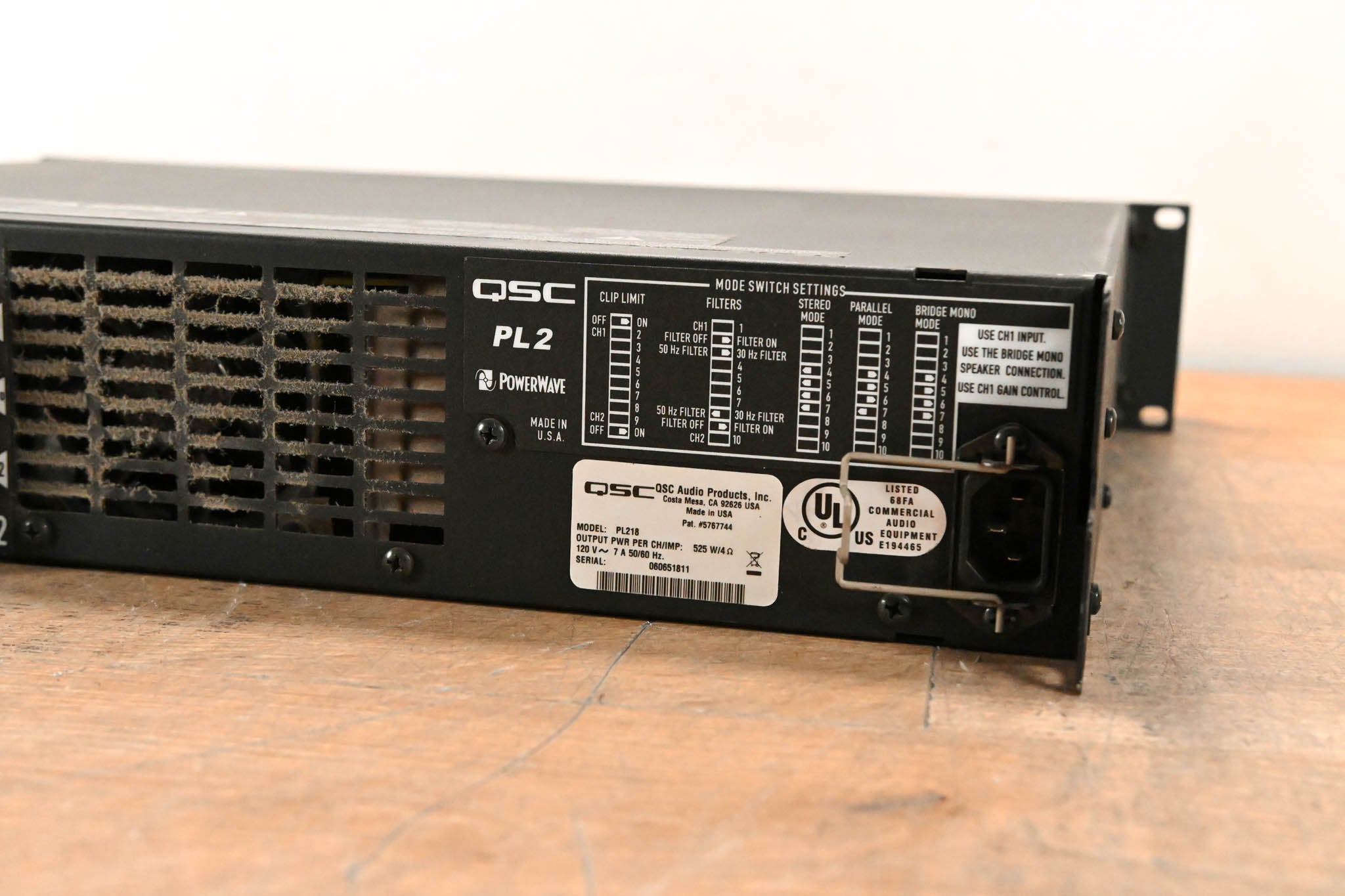 QSC PowerLight 2 PL218 2-Channel Power Amplifier CG01TNZ