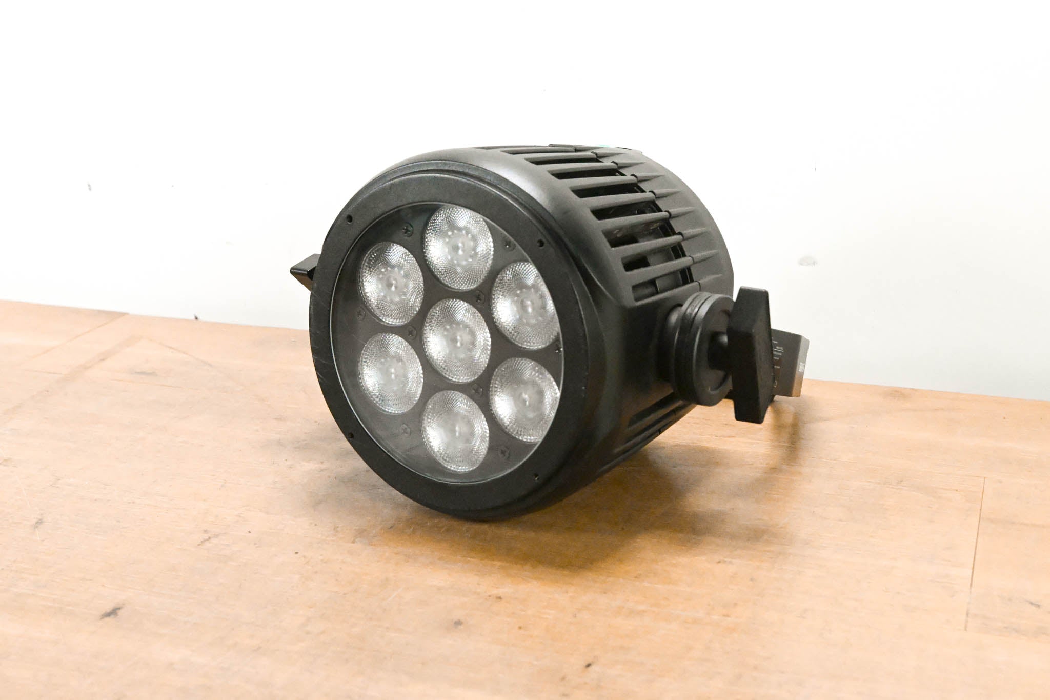 Elation SEVEN PAR 7IP 7-Color LED Par Wash Light (NO POWER CABLE)