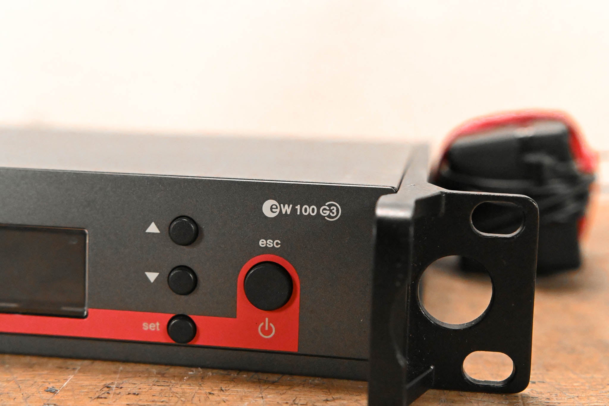 Sennheiser EM 100 G3 Wireless Receiver - A Range: 516-558 MHz