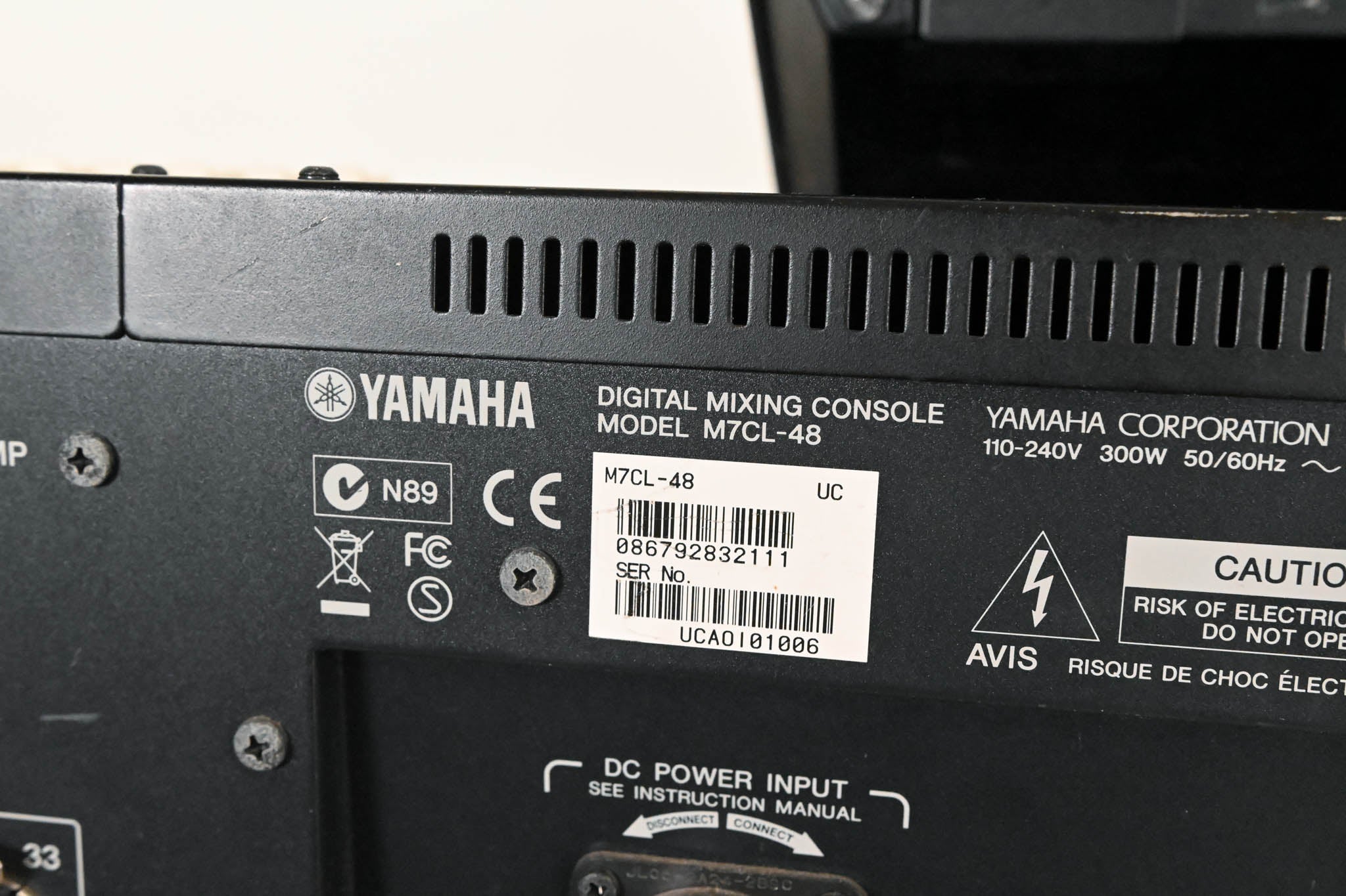 Yamaha M7CL-48 48-Channel Digital Audio Mixing Console