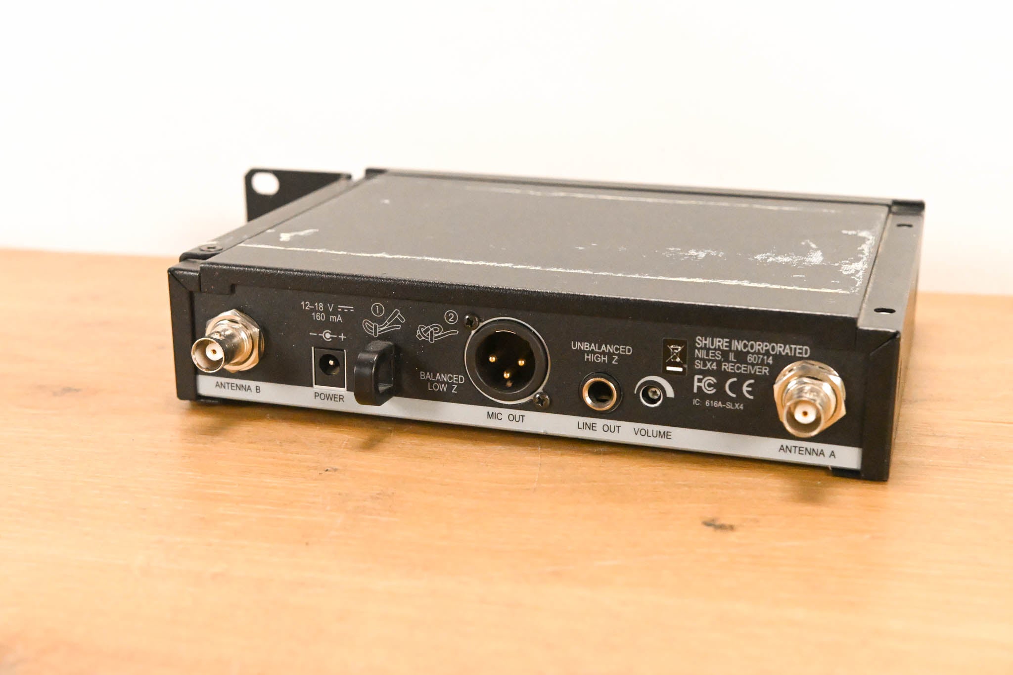 Shure SLX14 Bodypack Wireless System - J3 Band (NO POWER SUPPLY)