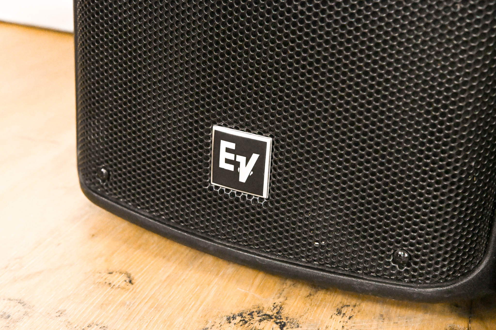 Electro-Voice (EV) ZX1-90 8-inch Two-Way Passive Loudspeaker (PAIR)