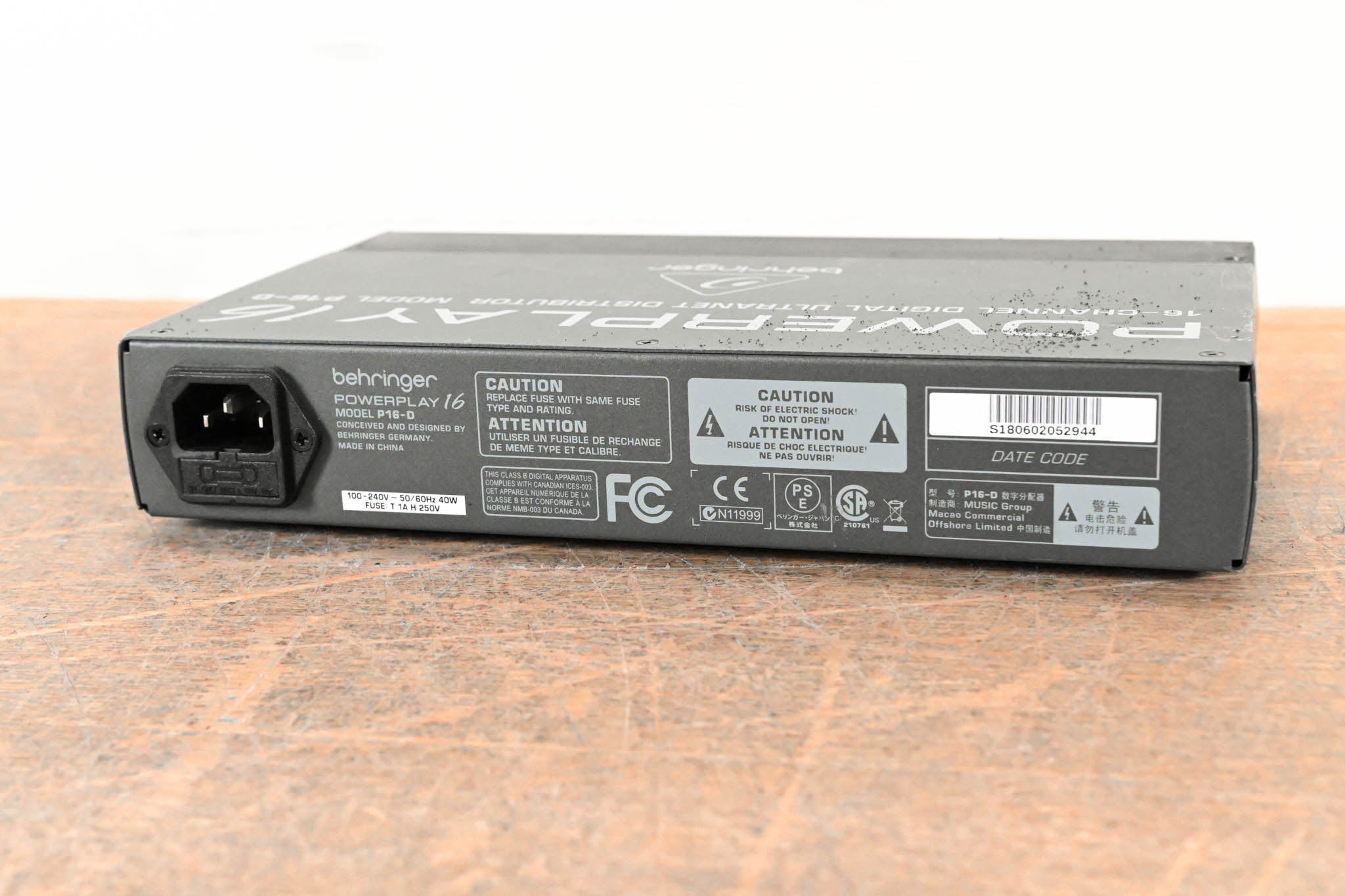 Behringer Powerplay P16-D 16-Channel Distribution Module