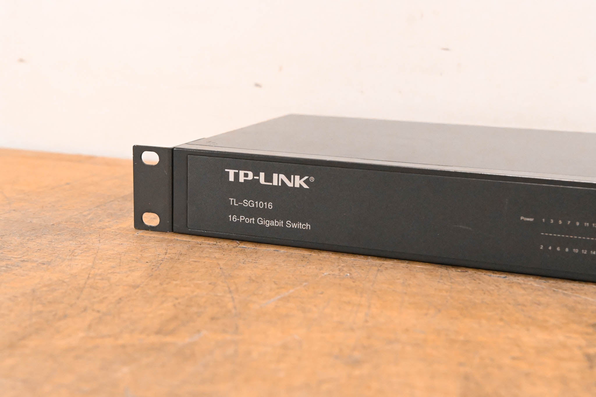 TP-Link TL-SG1016 16-Port Gigabit Switch