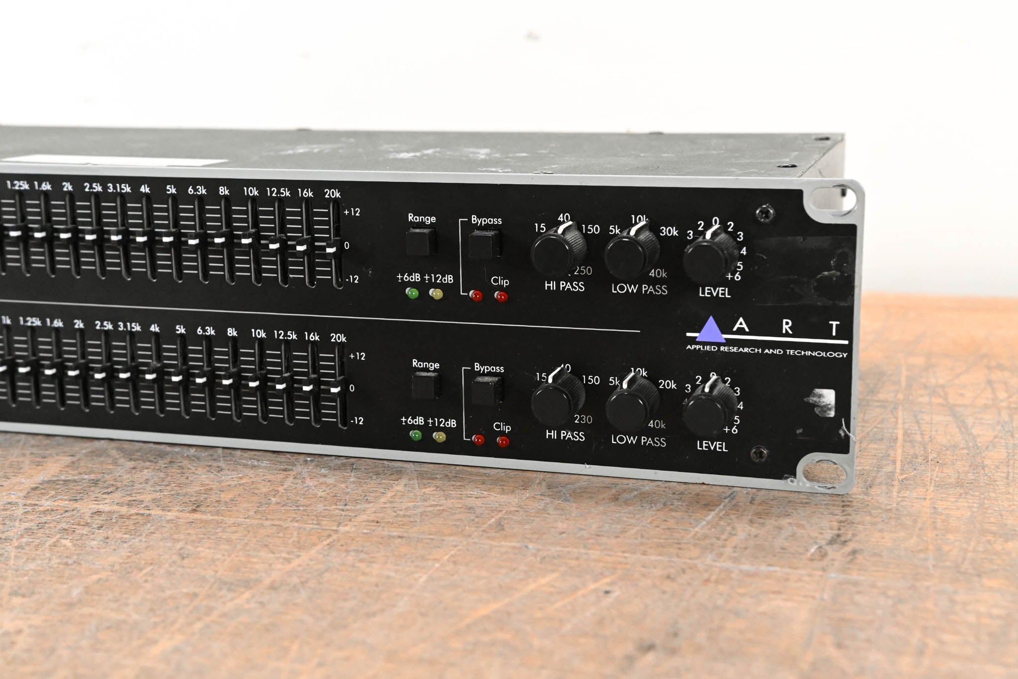 ART 355 Dual-Channel 31-Band Graphic Equalizer