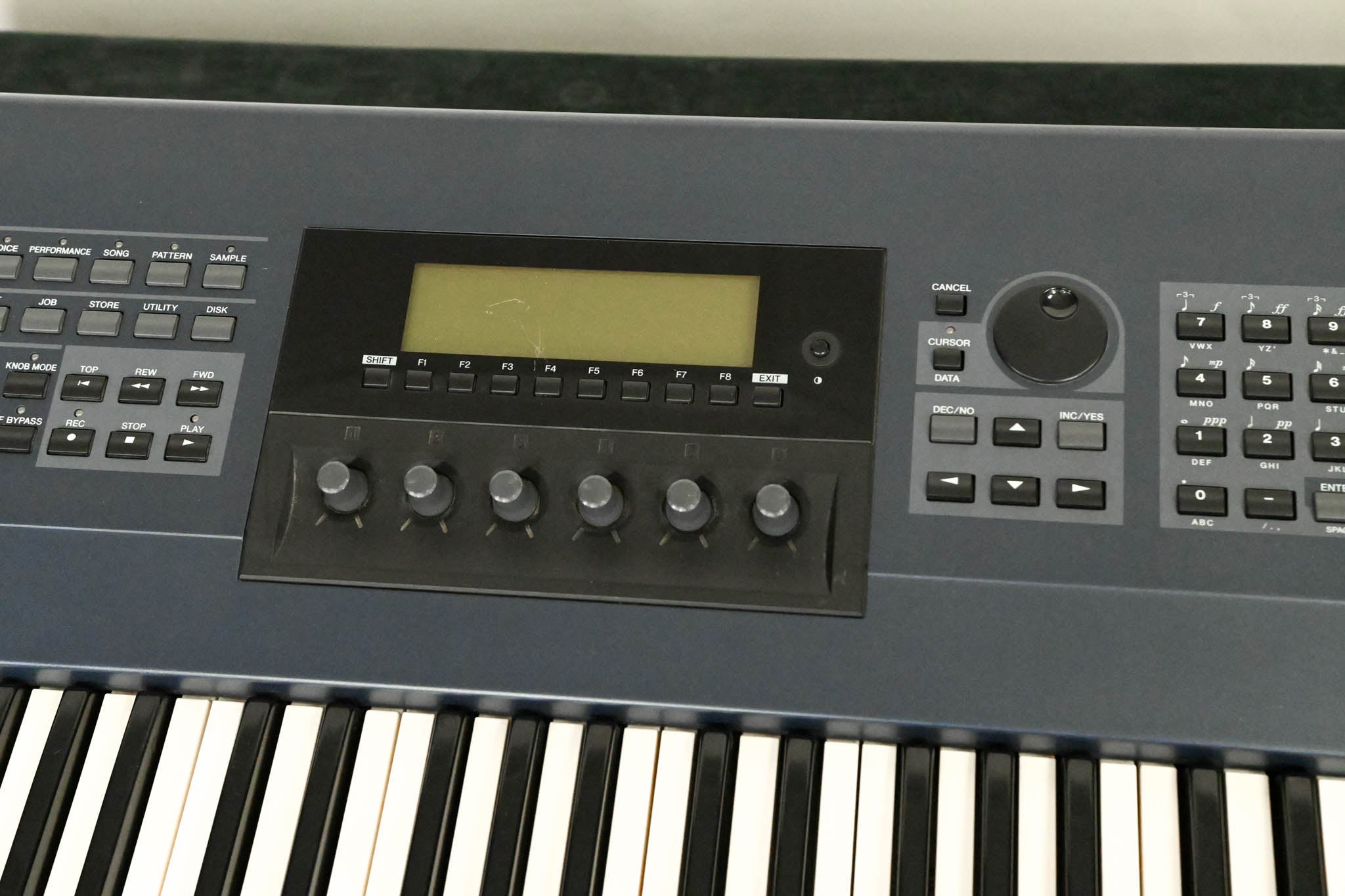 Yamaha EX5 76-key Synthesizer Workstation