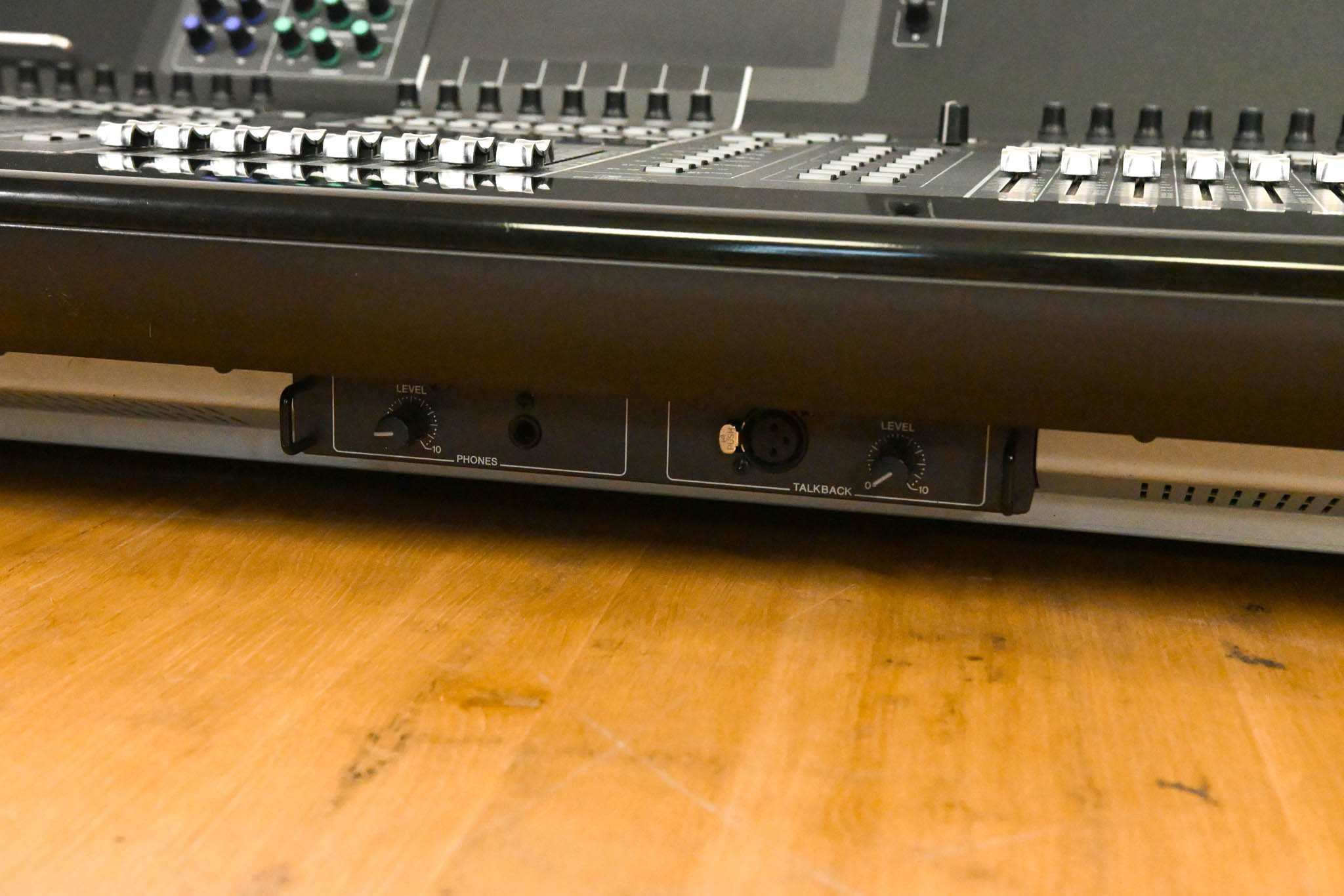 Yamaha CL5 72-Channel Digital Mixing Console