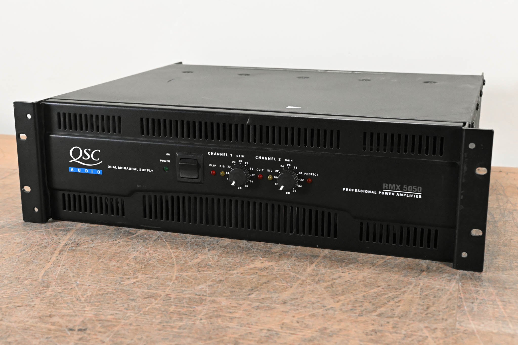 QSC RMX5050 2-Channel Power Amplifier