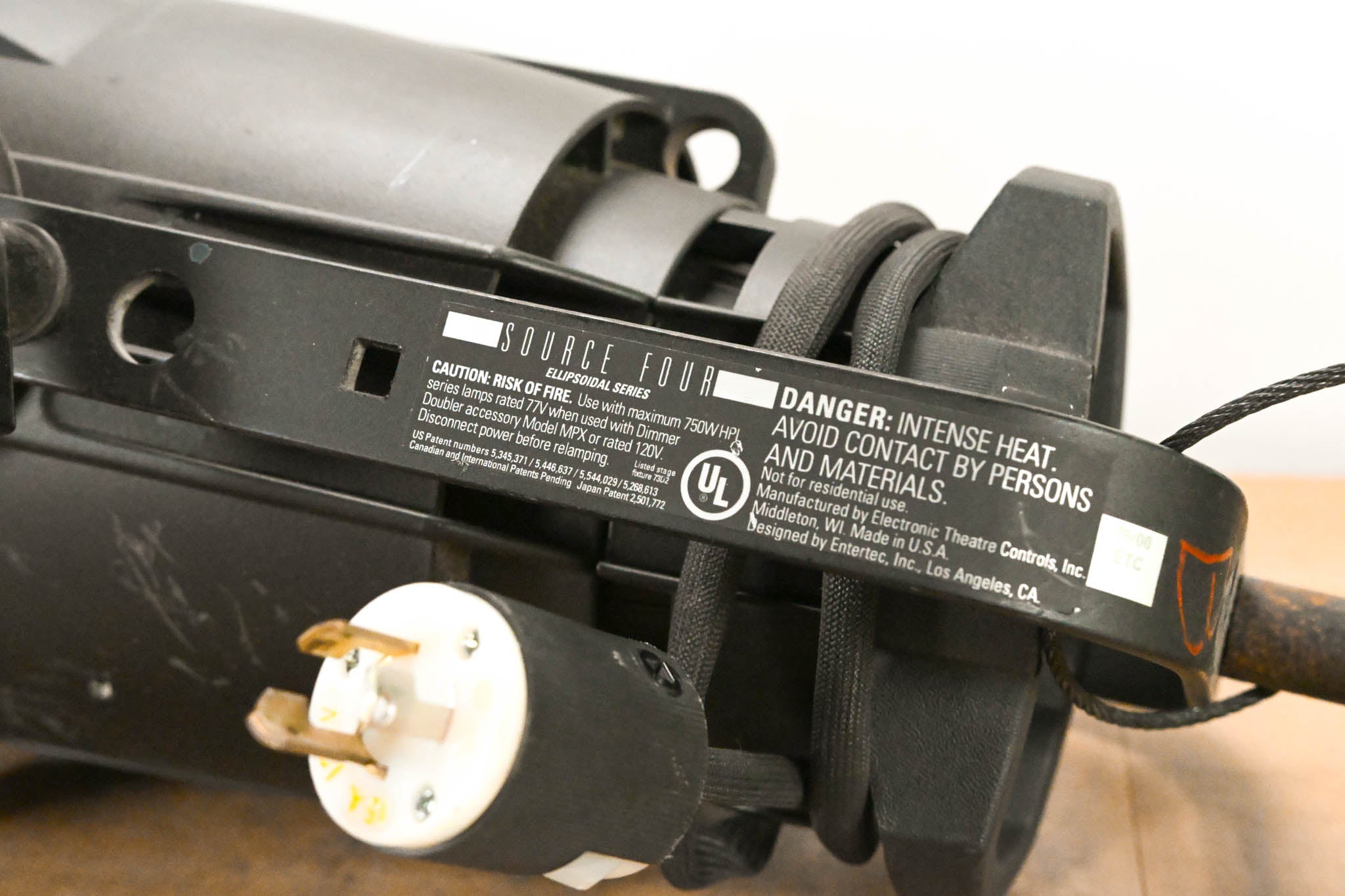 ETC Source Four Zoom 25-50 Degree 750 Ellipsoidal Light