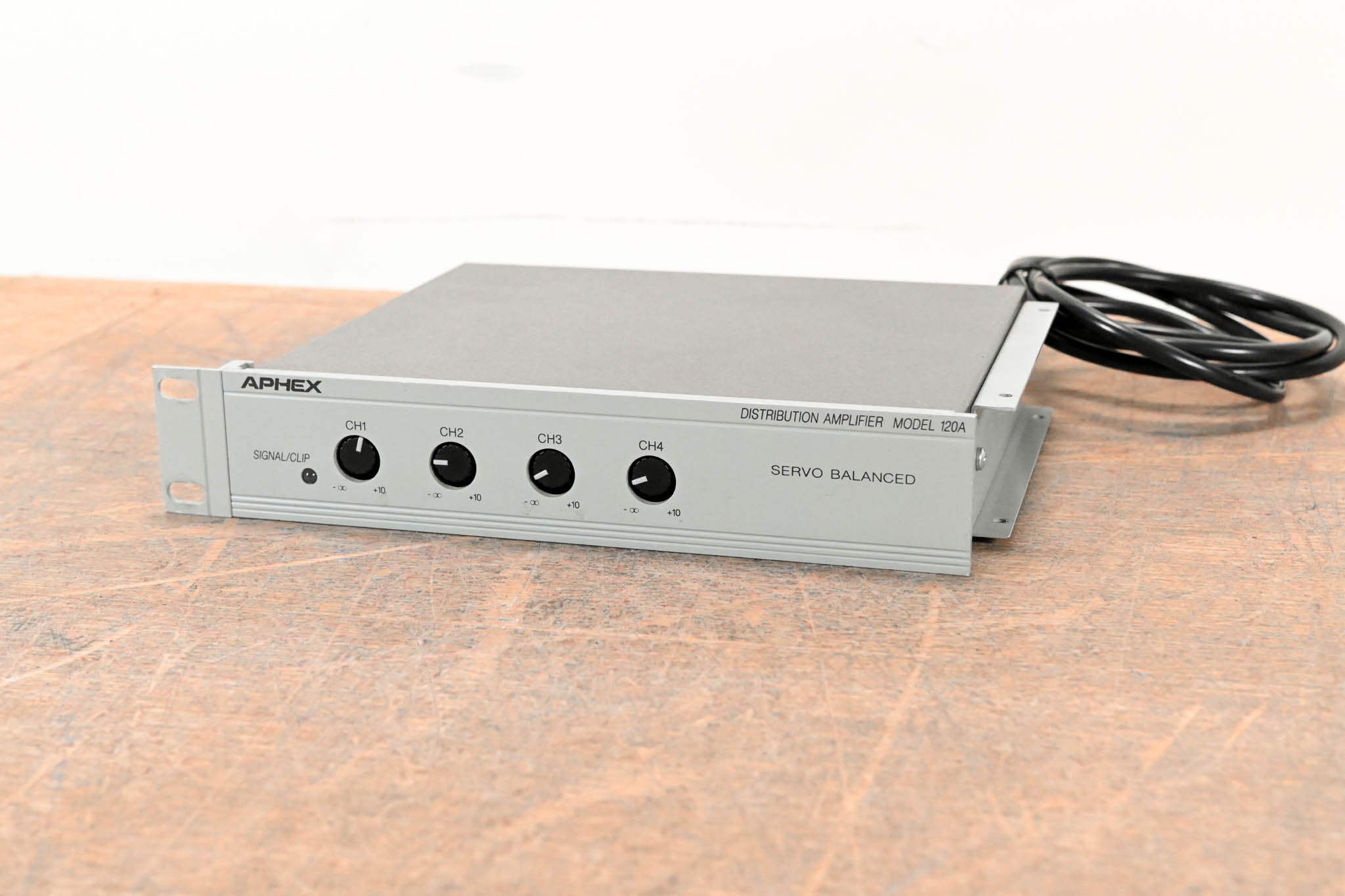 Aphex 120A Distribution Amplifier with 1 XLR Input and 4 XLR Outputs