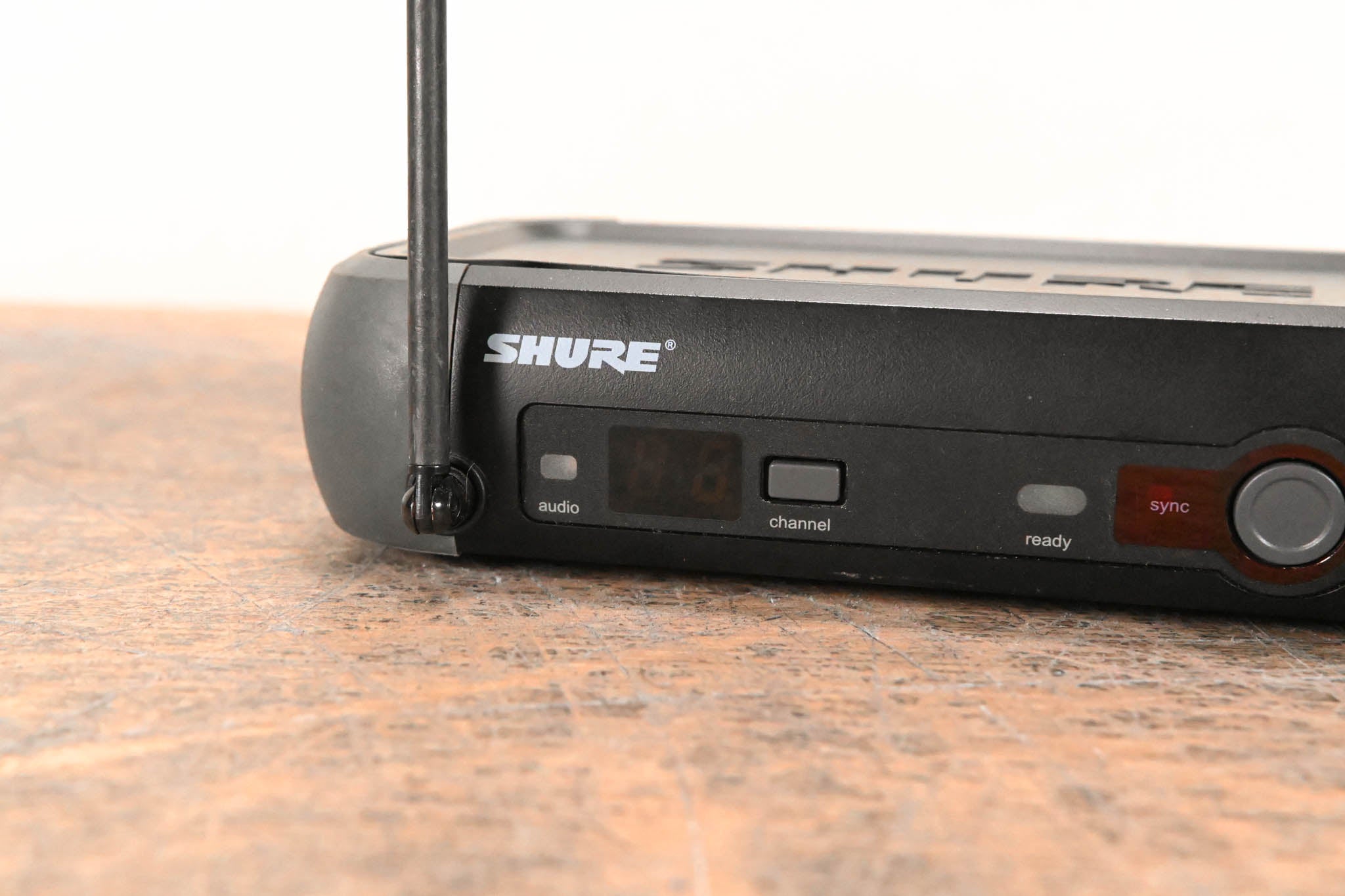 Shure PGX4 Wireless Receiver - J6 Band: 572-590 MHz