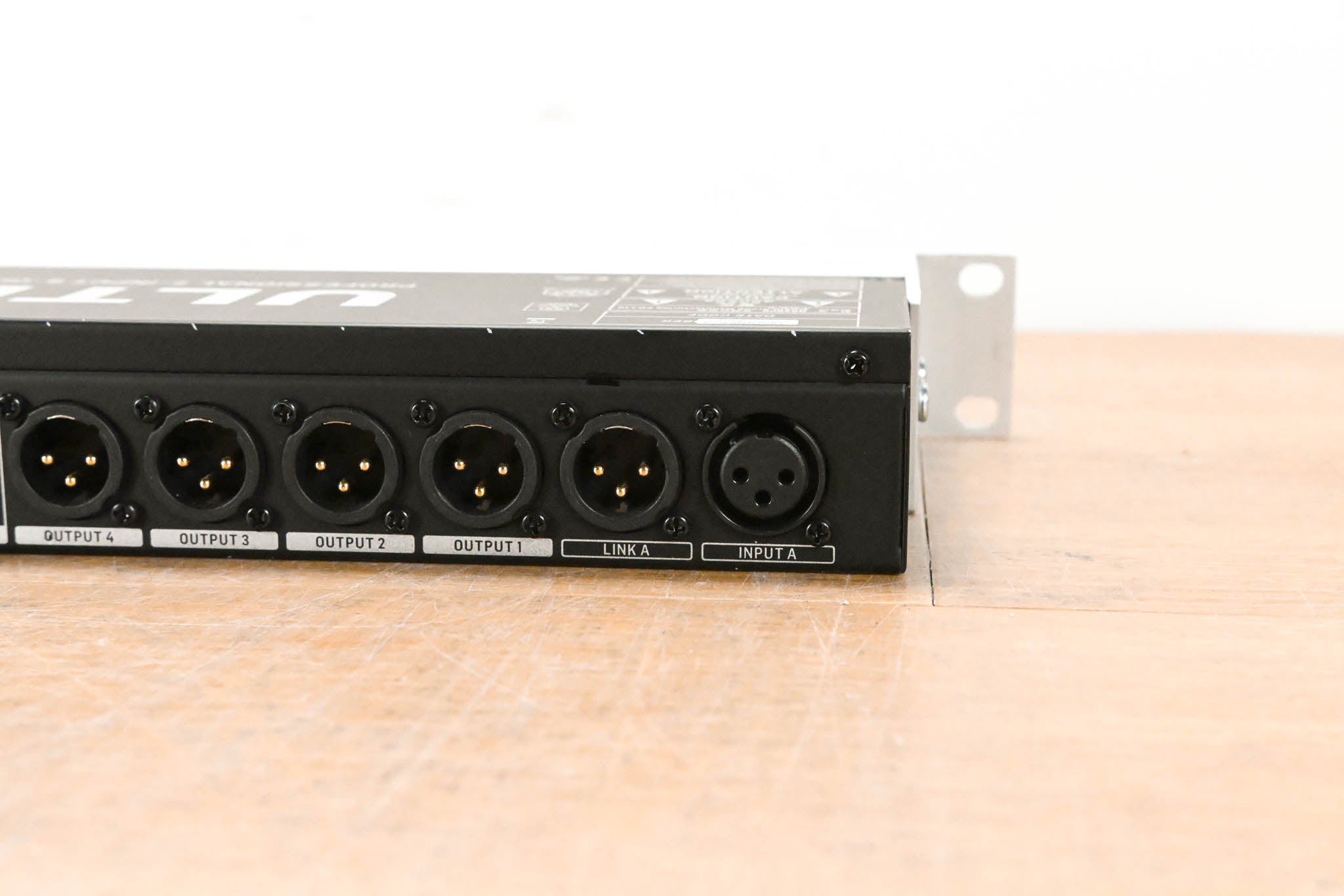 Behringer ULTRALINK DS2800 2-Input 8-Output Distribution Splitter
