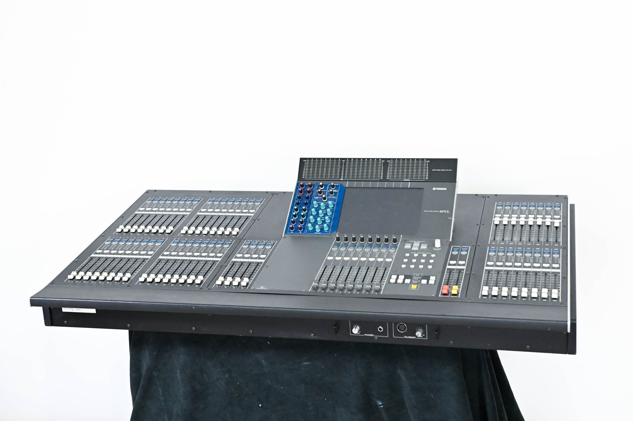 Yamaha M7CL-48 48-Channel Digital Audio Mixing Console