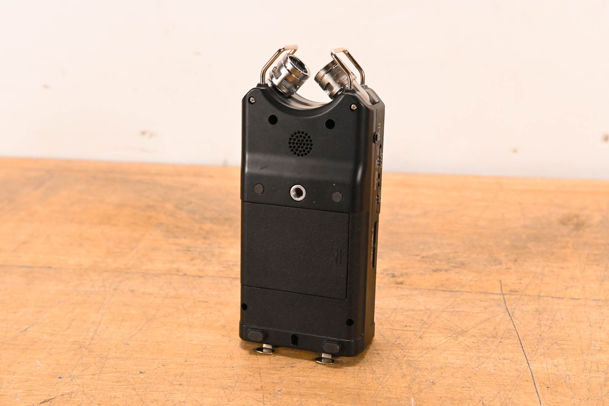 TASCAM DR-40 Handheld 4-Track Recorder