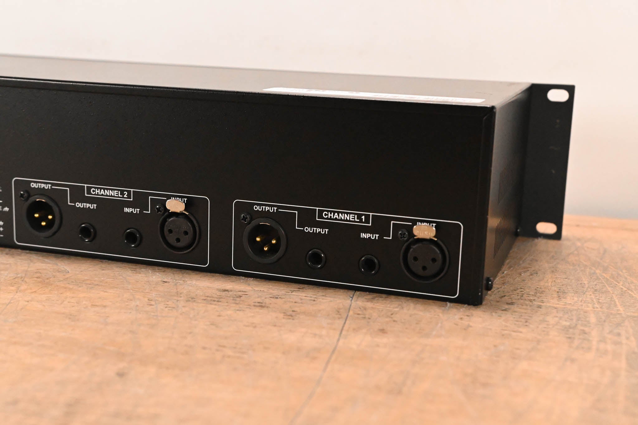 dbx 231 Dual-Channel 31-Band Graphic Equalizer