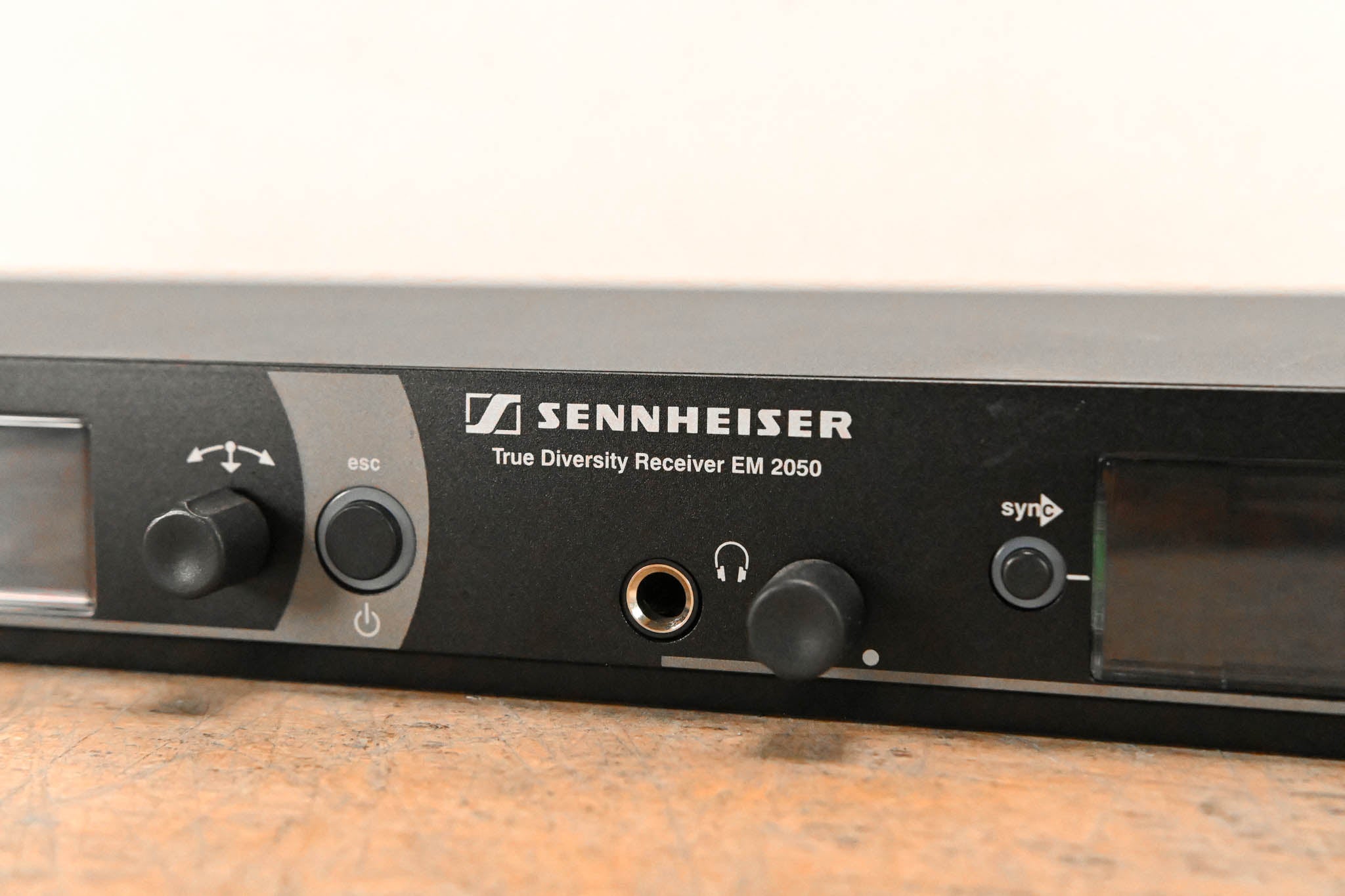 Sennheiser EM 2050 Dual-Channel Wireless Receiver Aw Range: 516-558 MHz