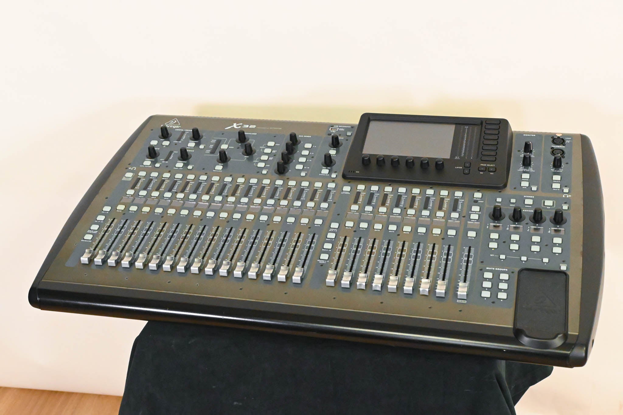 Behringer X32 40-Channel Digital Mixing Console