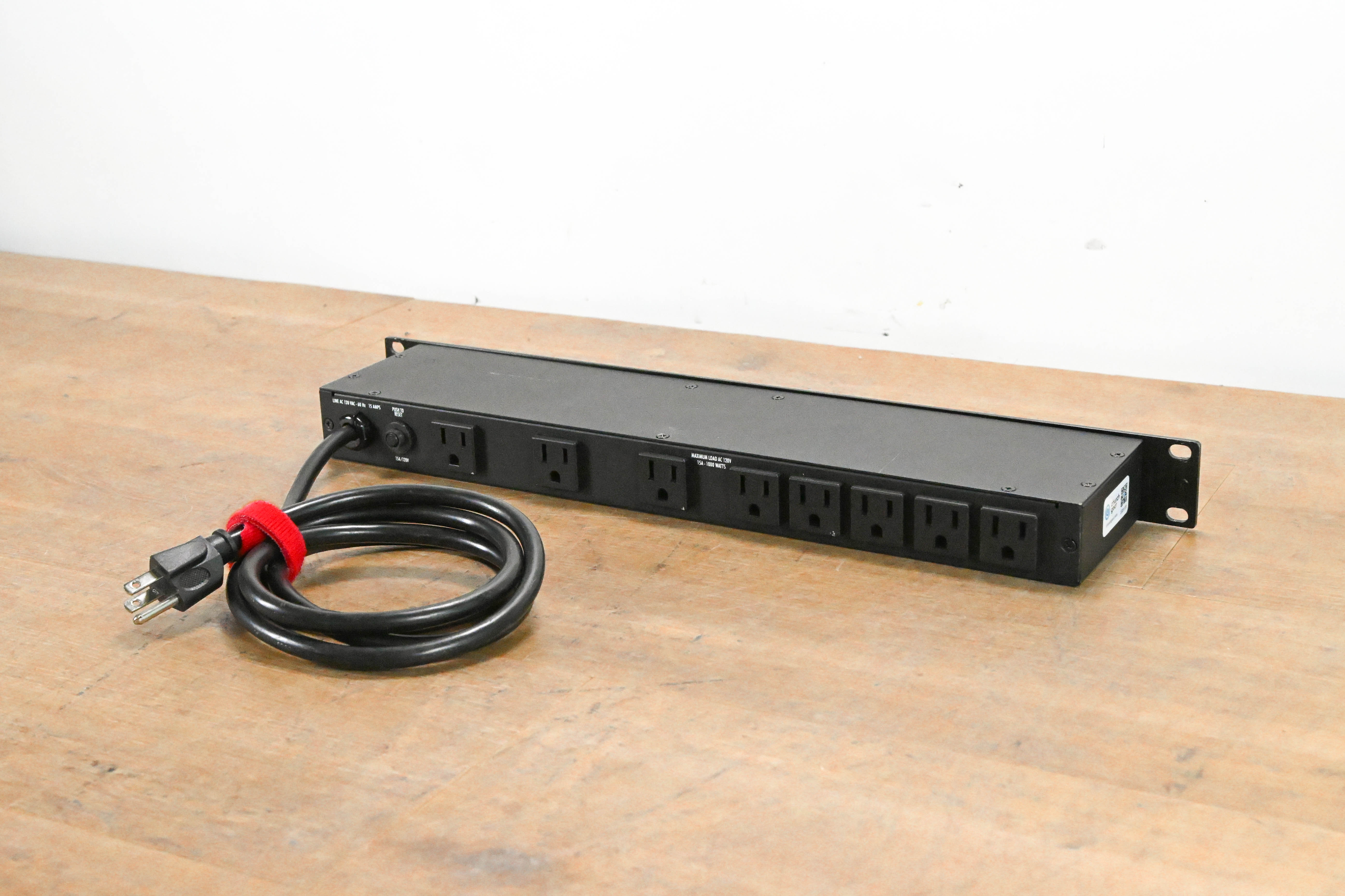 Furman M-8x2 8-Outlet Power Conditioner