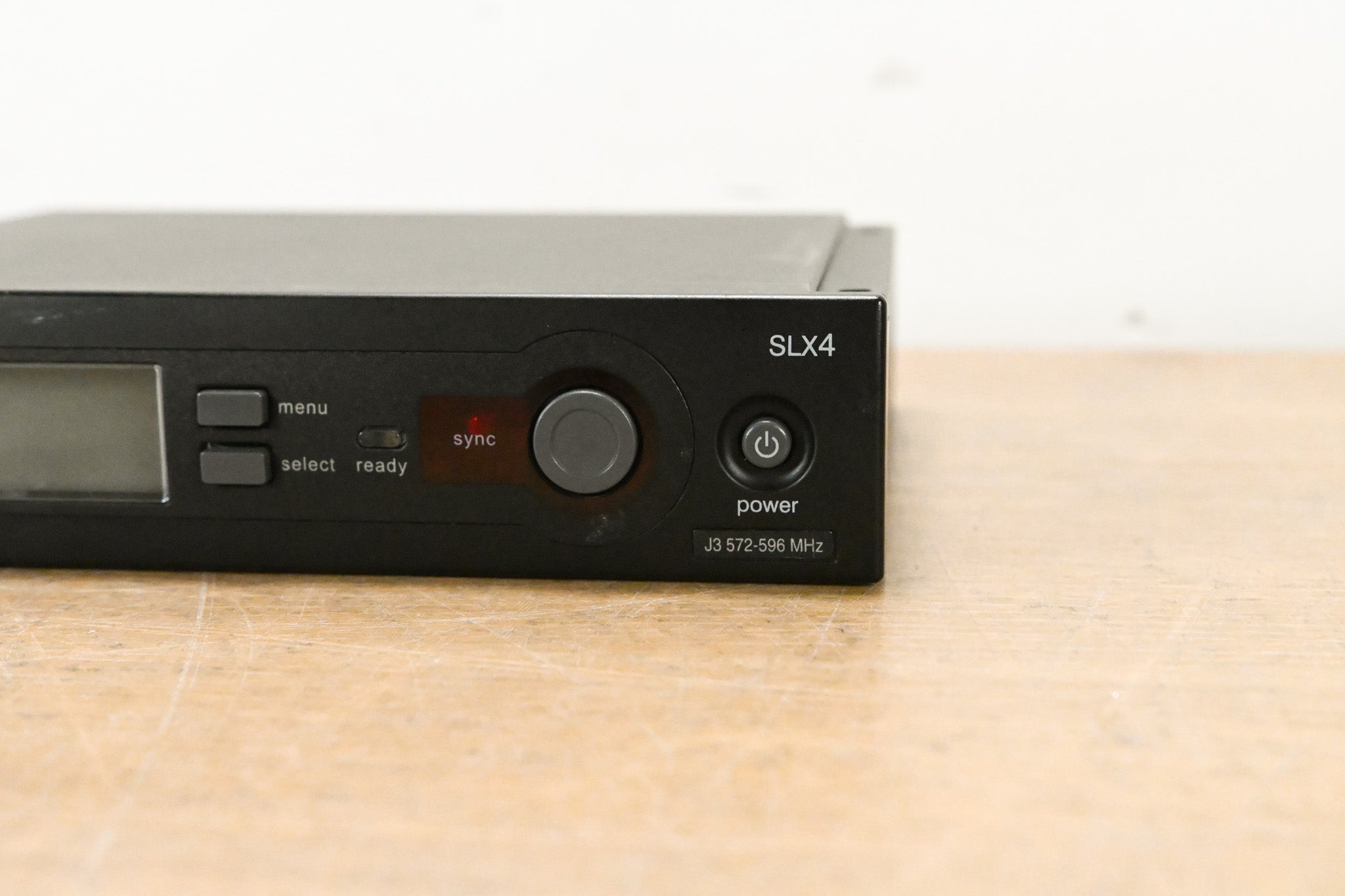 Shure SLX4 Wireless Receiver - J3 Band: 572-596 MHz (NO POWER SUPPLY)