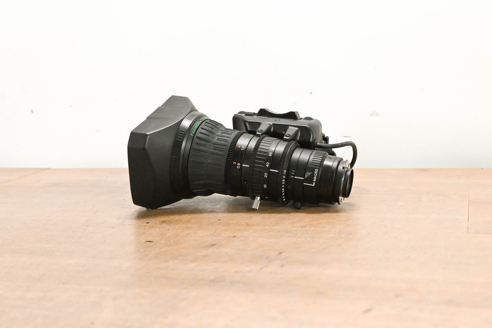 Fujinon Th17x5BRMU Broadcast Zoom Lens - 1:1.4/5-85mm