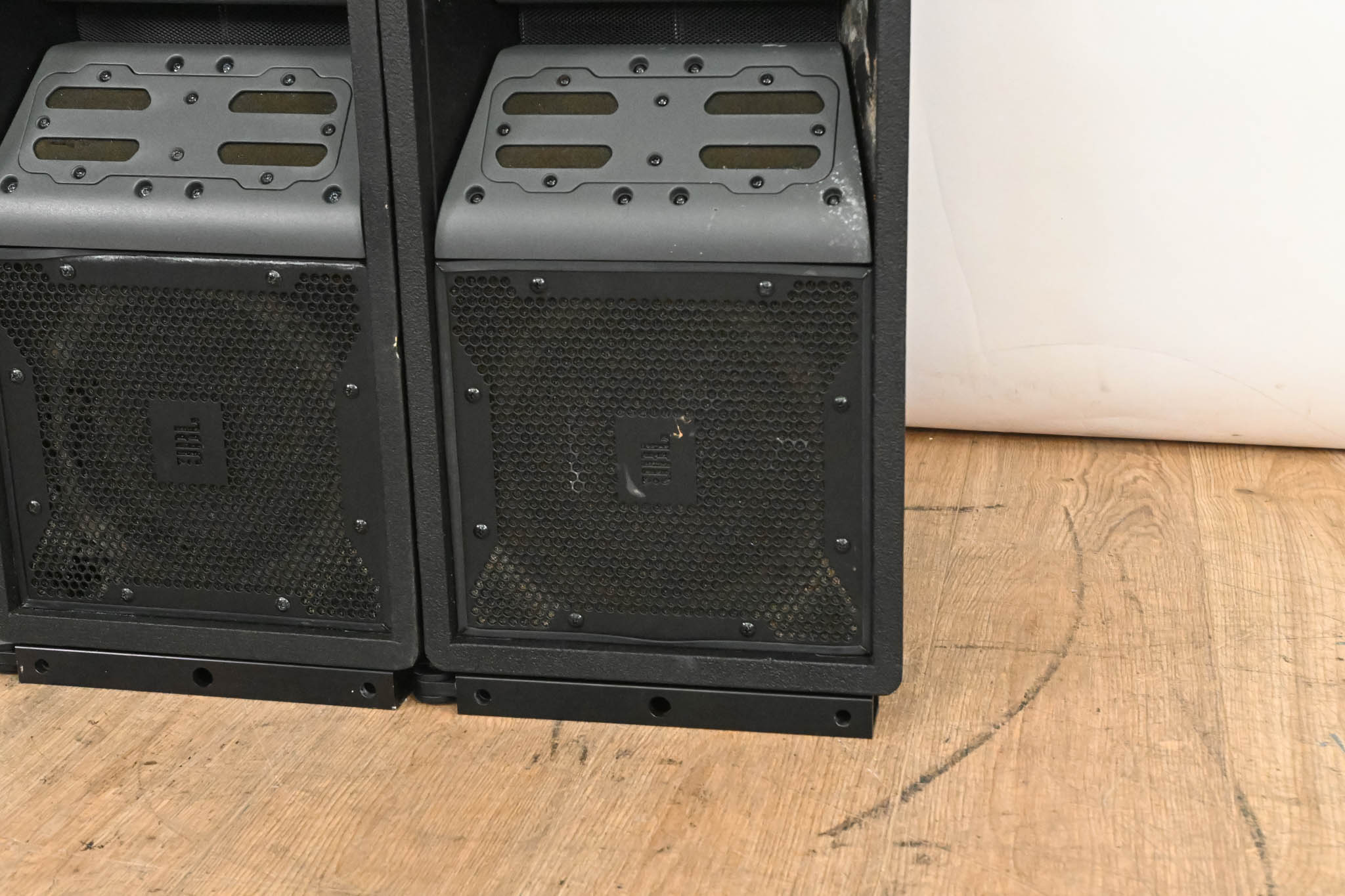 JBL VT4887 Compact Bi-Amplified 3-Way Line Array Element (PAIR)