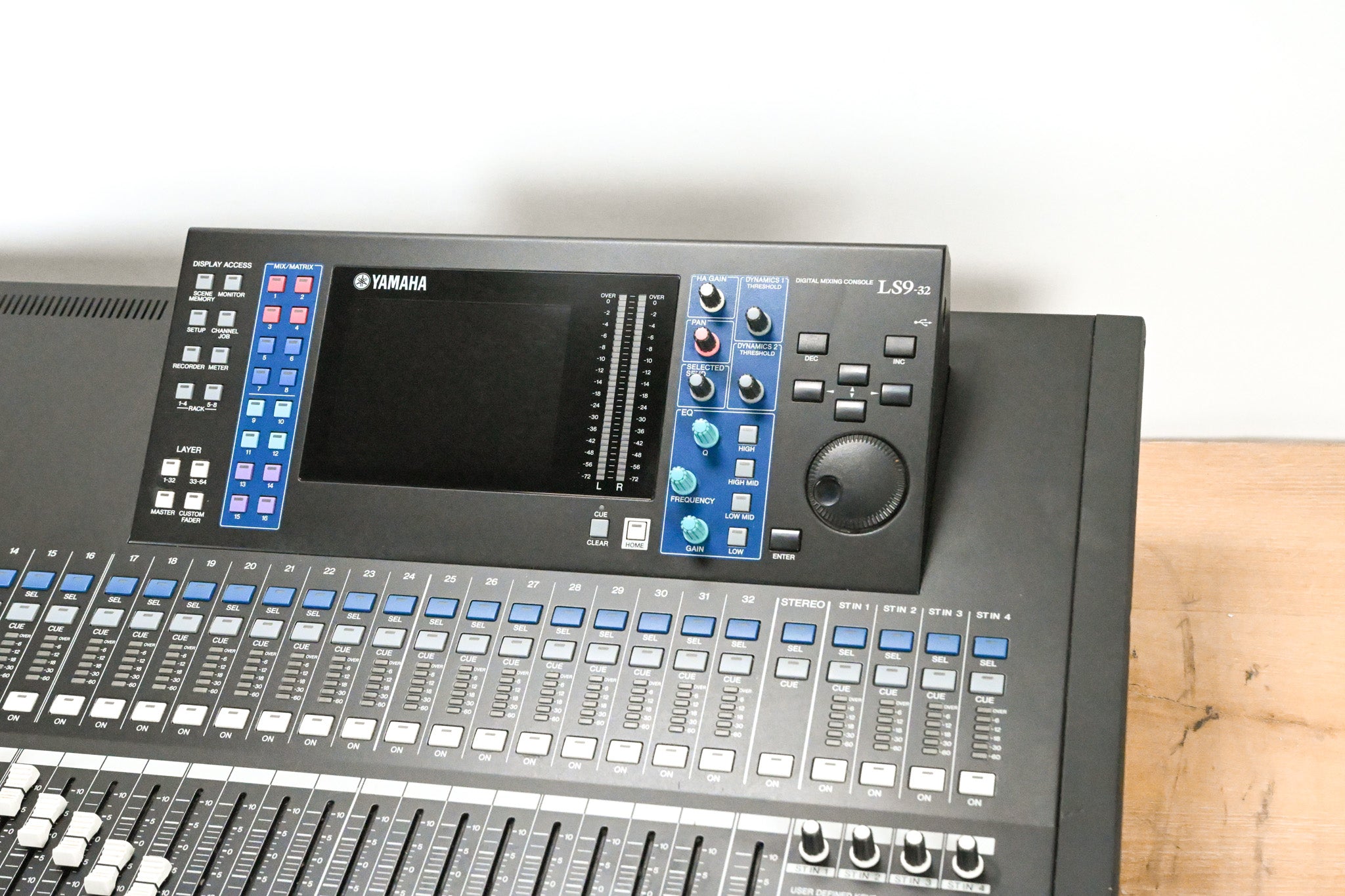 Yamaha LS9-32 32-Input Digital Mixing Console