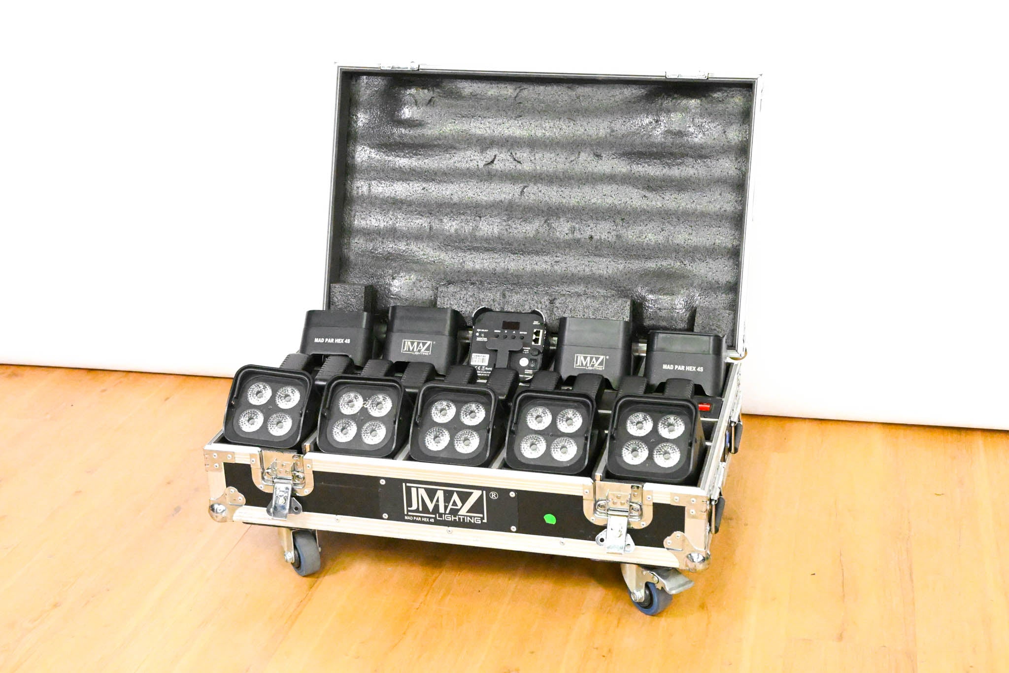 JMAZ Lighting MAD PAR HEX 4S Battery LED Uplight Kit w/ Charging Case