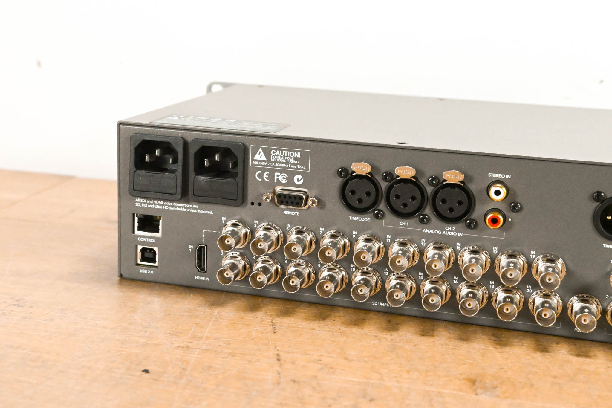 Blackmagic Design ATEM 2 M/E Production Studio 4K