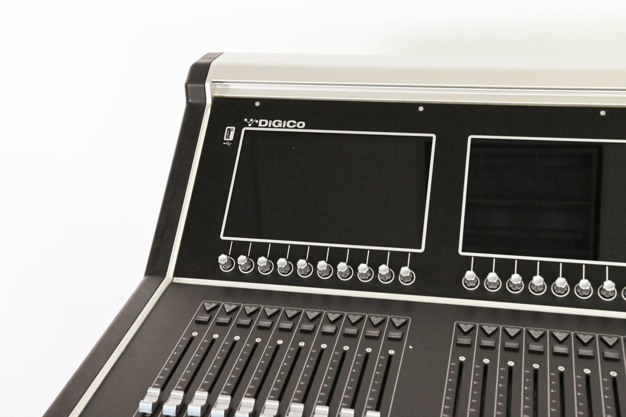 DiGiCo S21 Digital Mixing Console w/ 64-Channel Upgrade & Road Case