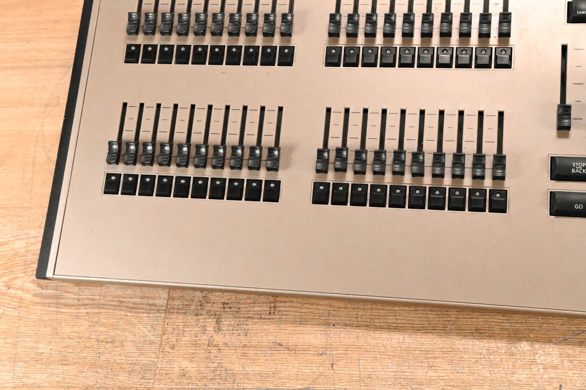 ETC Element 40-Fader 250-Channel Lighting Control Console