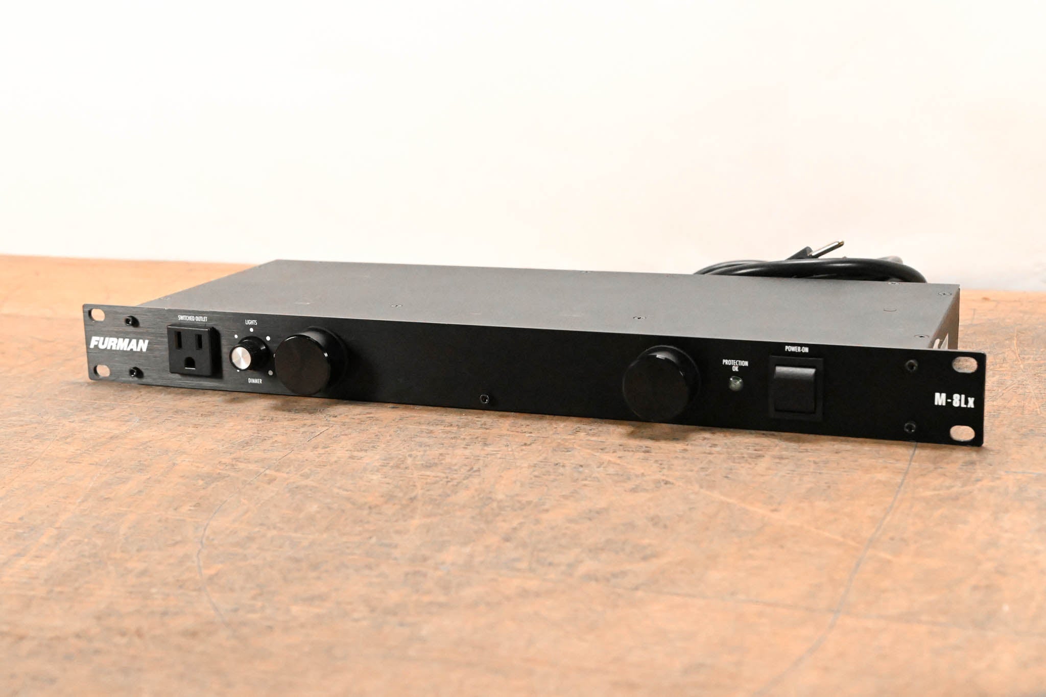 Furman M-8Lx 15A Merit Series Power Conditioner with Lights