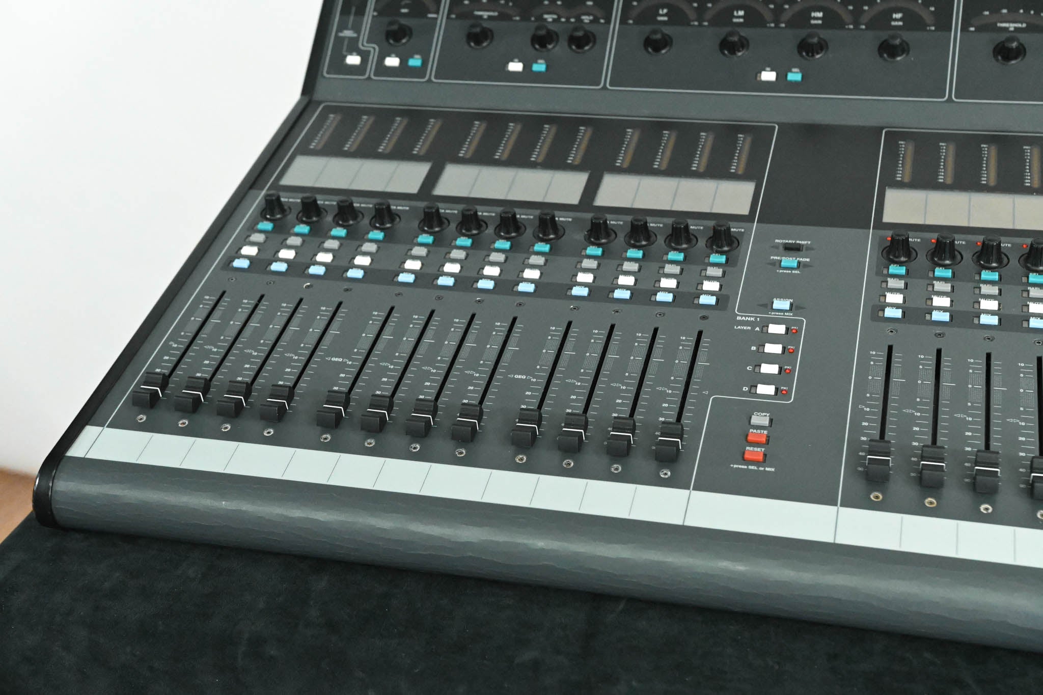 Allen & Heath iLive-T112 Digital Mixing Surface