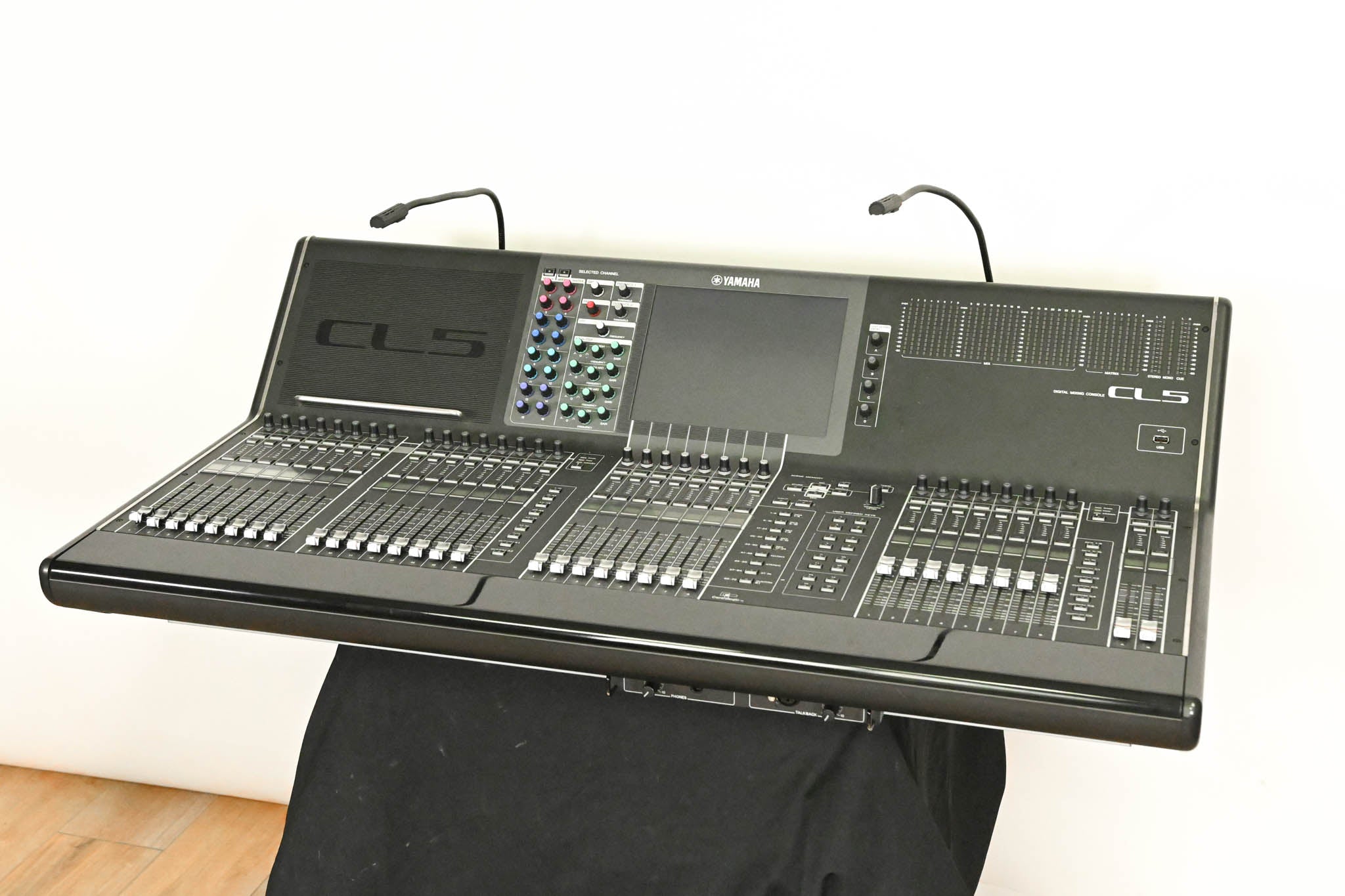 Yamaha CL5 72-Channel Digital Mixing Console