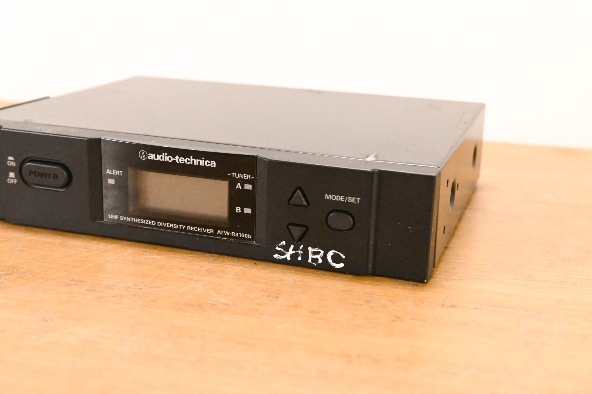 Audio-Technica ATW-R3100bC Receiver w/AEW-T3300 Mic: 541-566MHz