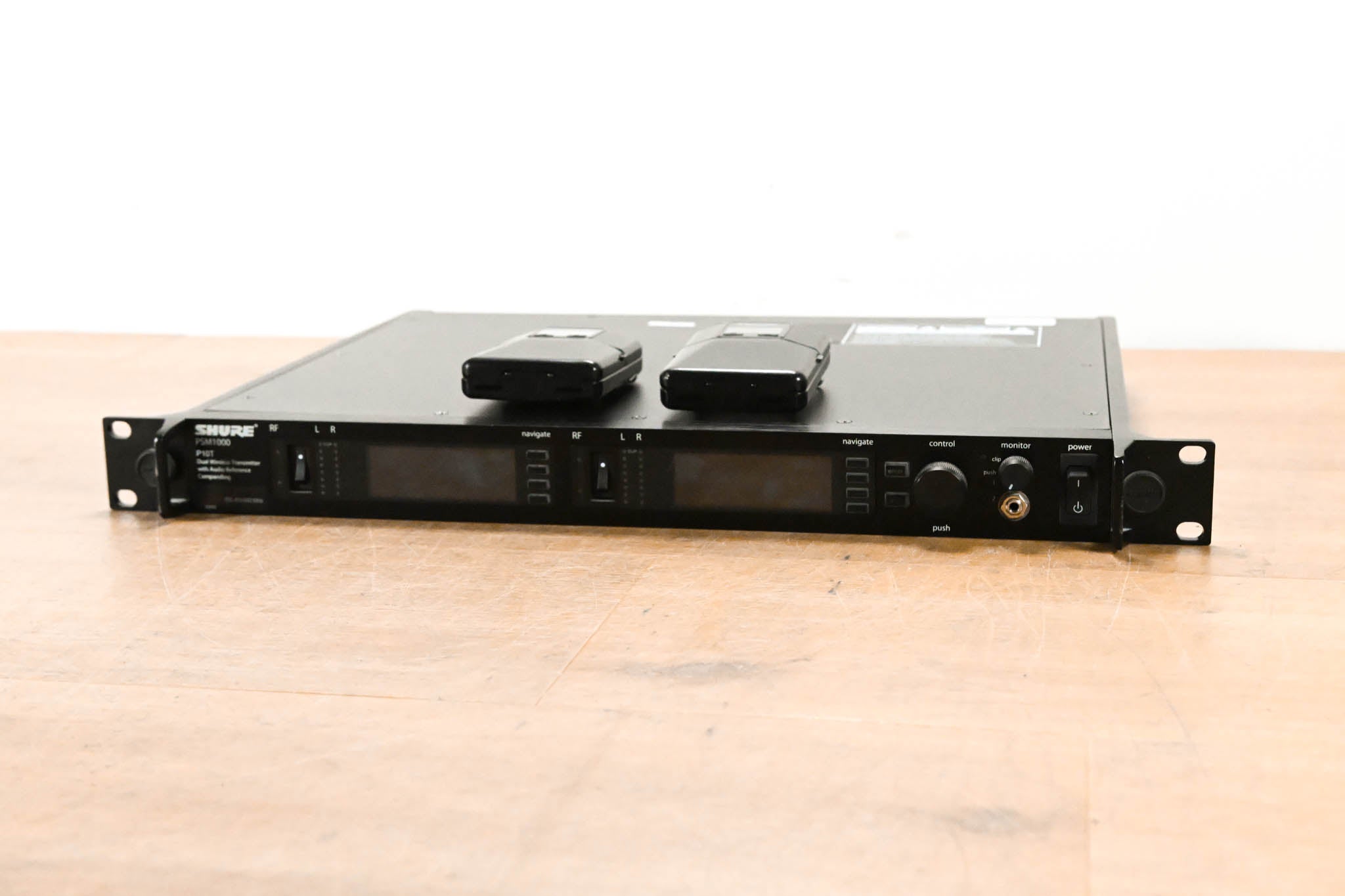 Shure PSM 1000 In-Ear Personal Monitoring System - G10 Band: 470-542 MHz