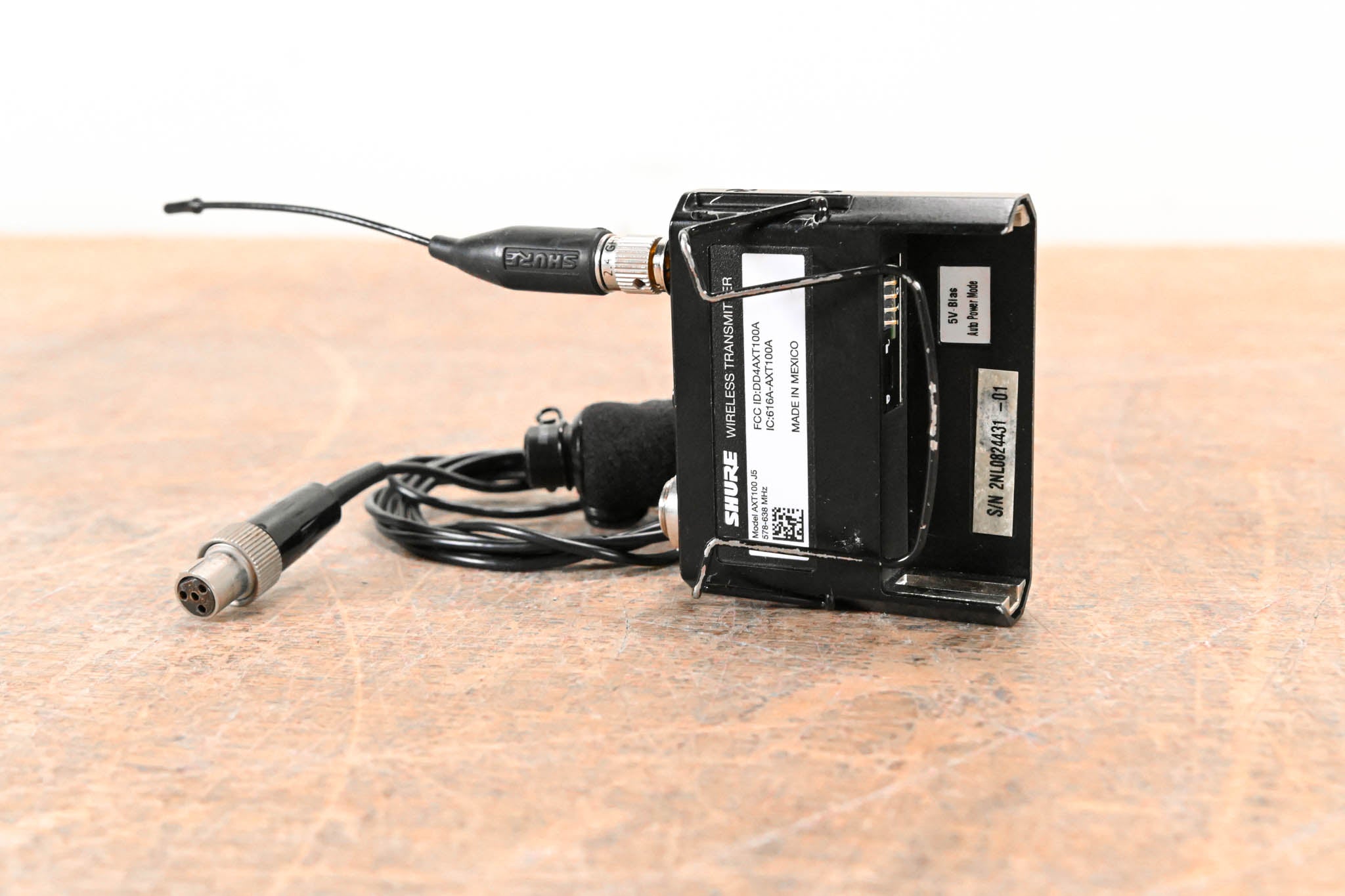 Shure AXT100 Bodypack Transmitter - J5 Band: 578-638 MHz