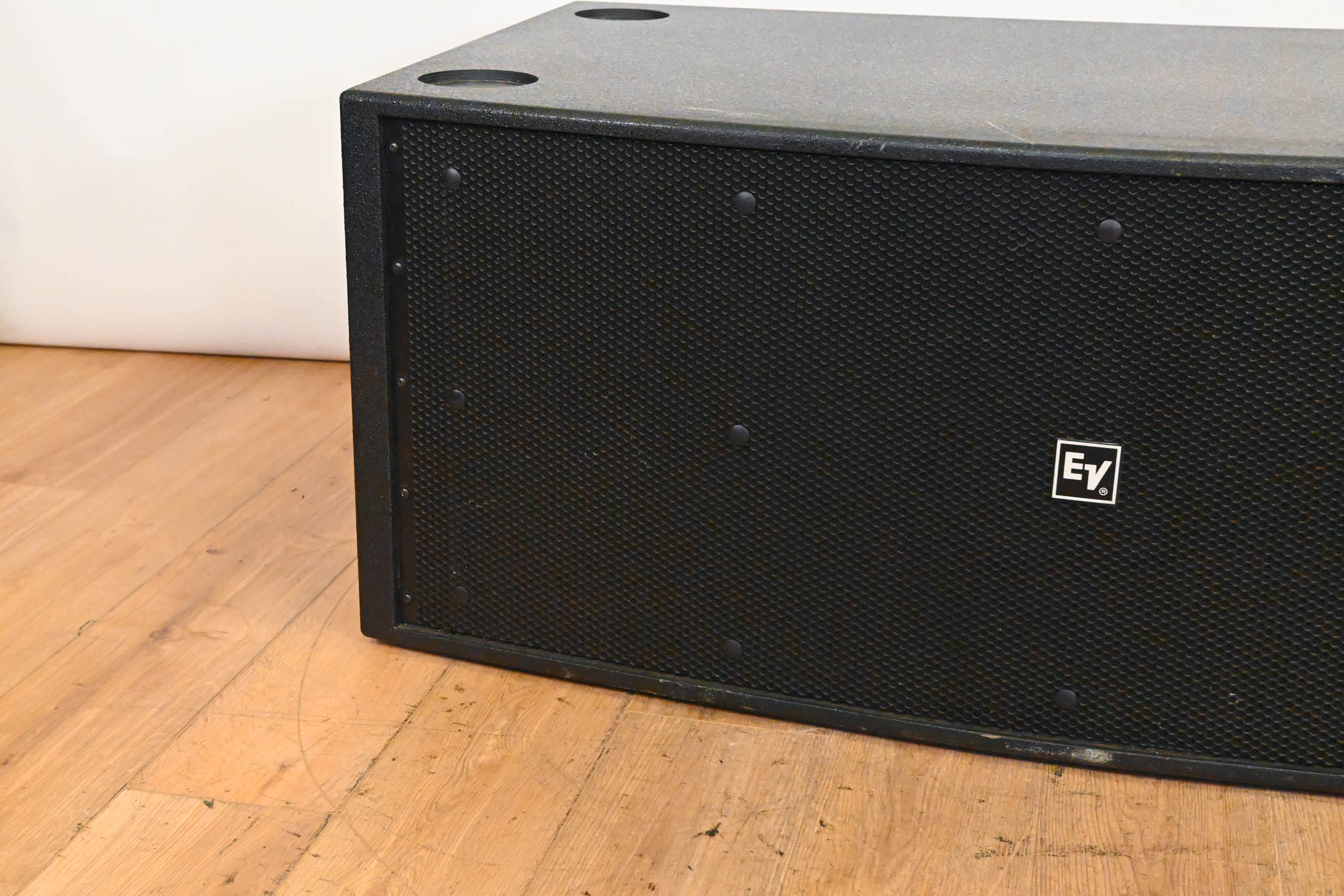 Electro-Voice (EV) Xsub Dual 18" 1200W Subwoofer