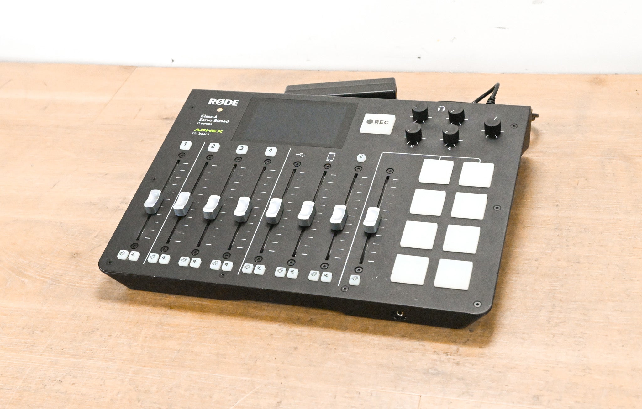 RØDE Rodecaster Pro Integrated Podcast Production Studio