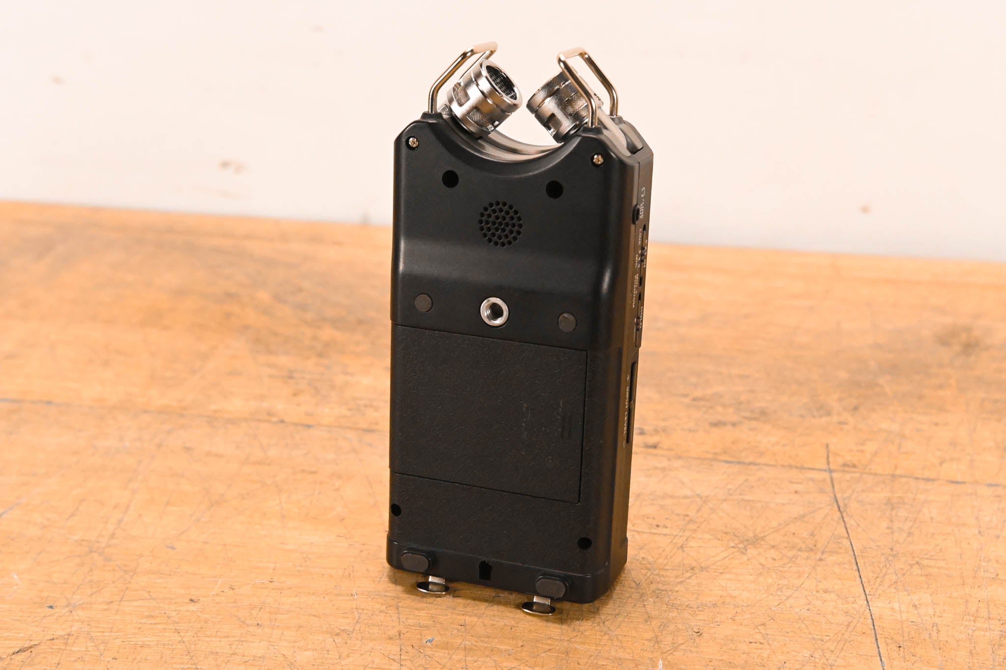 TASCAM DR-40 Handheld 4-Track Recorder