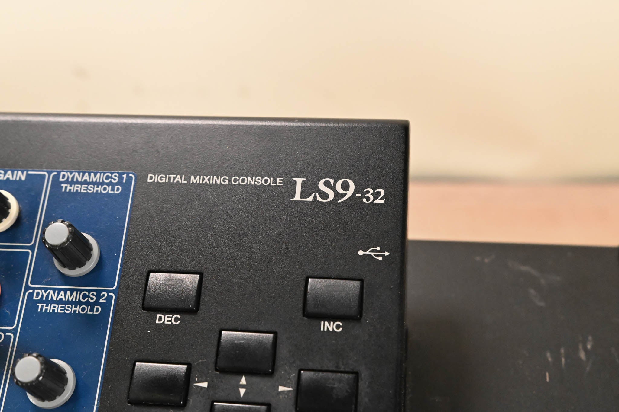 Yamaha LS9-32 32-Input Digital Mixing Console