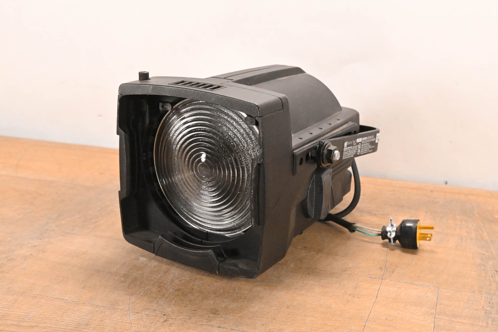 ETC Source Four Fresnel 750W Stage Light Fixture