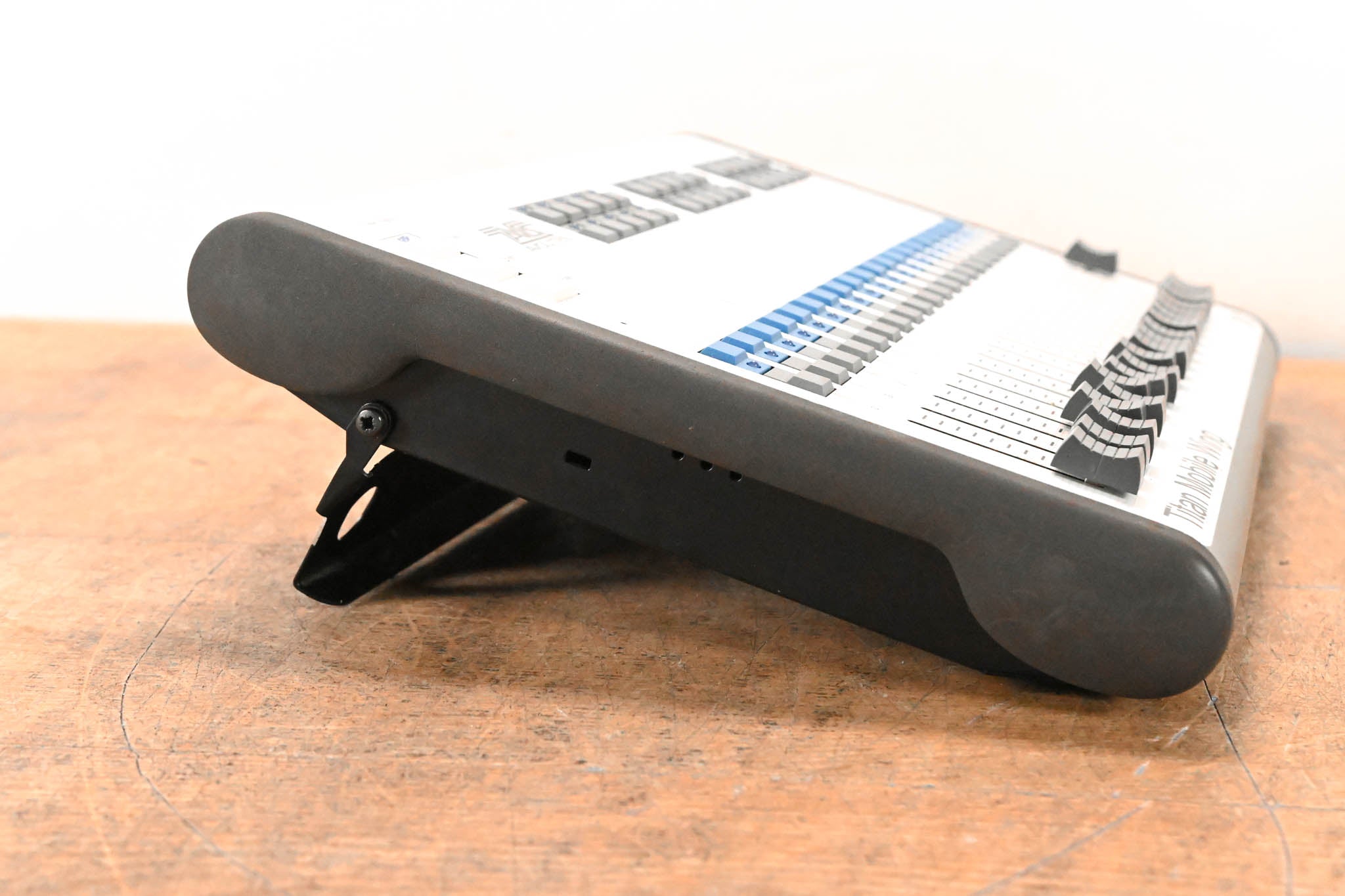 Avolites Titan Mobile Wing