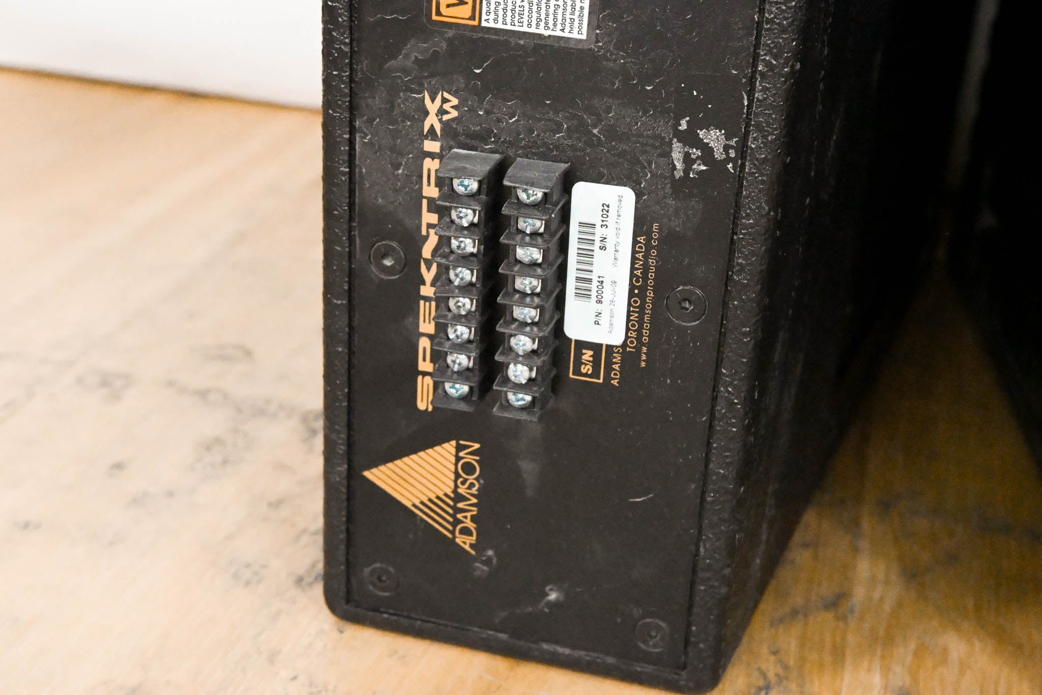 Adamson SpekTrix Wave Wide Angle Vertical Enclosure (PAIR)