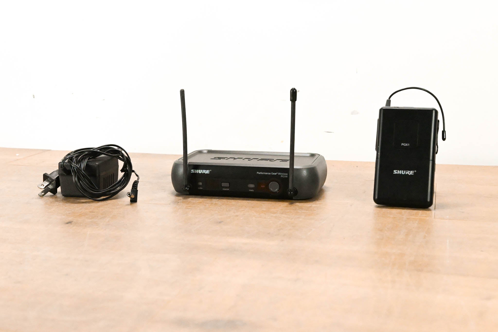 Shure PGX14 Wireless Beltpack System - J6 Band: 572-590 MHz