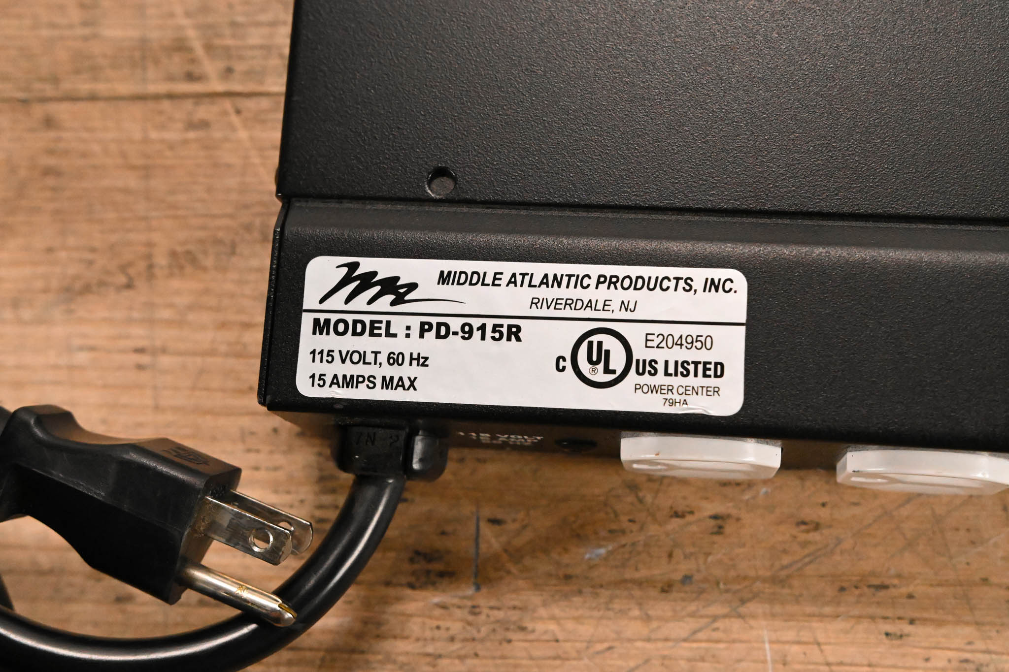 Middle Atlantic PD-915R 9-Outlet Rackmount Power Distribution Unit